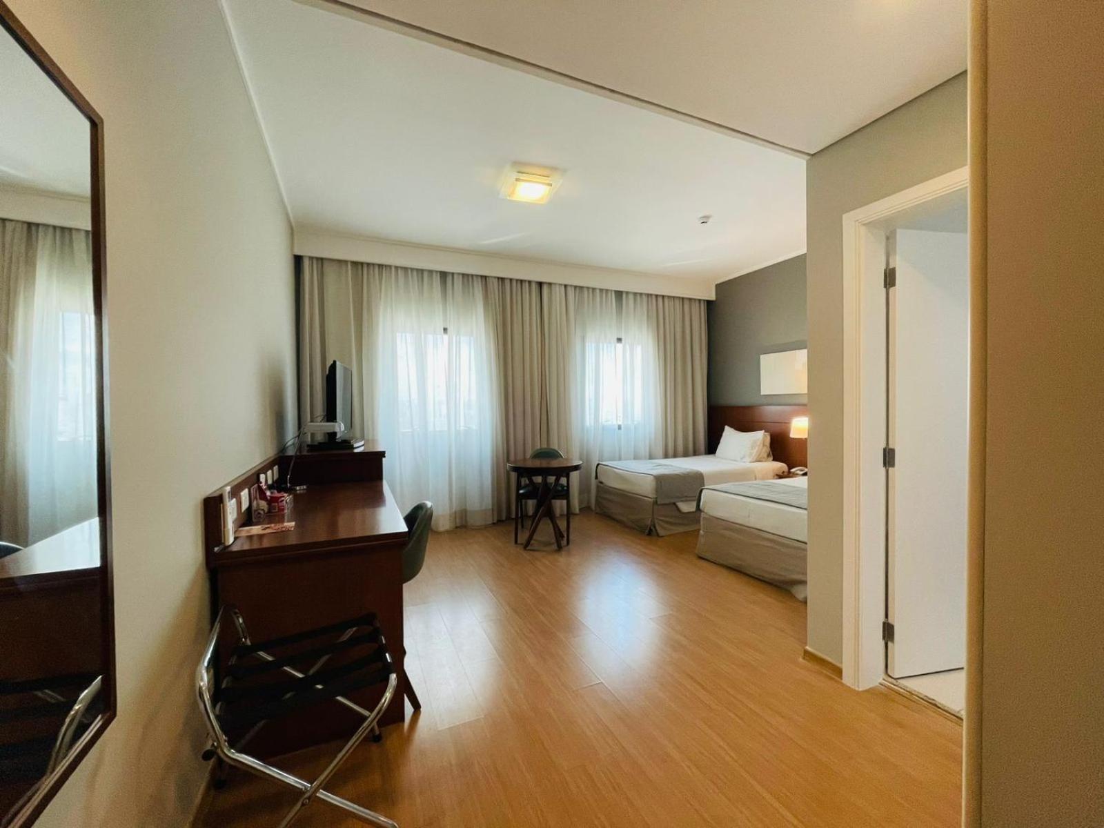 Twin Room,1636001700:JPEG