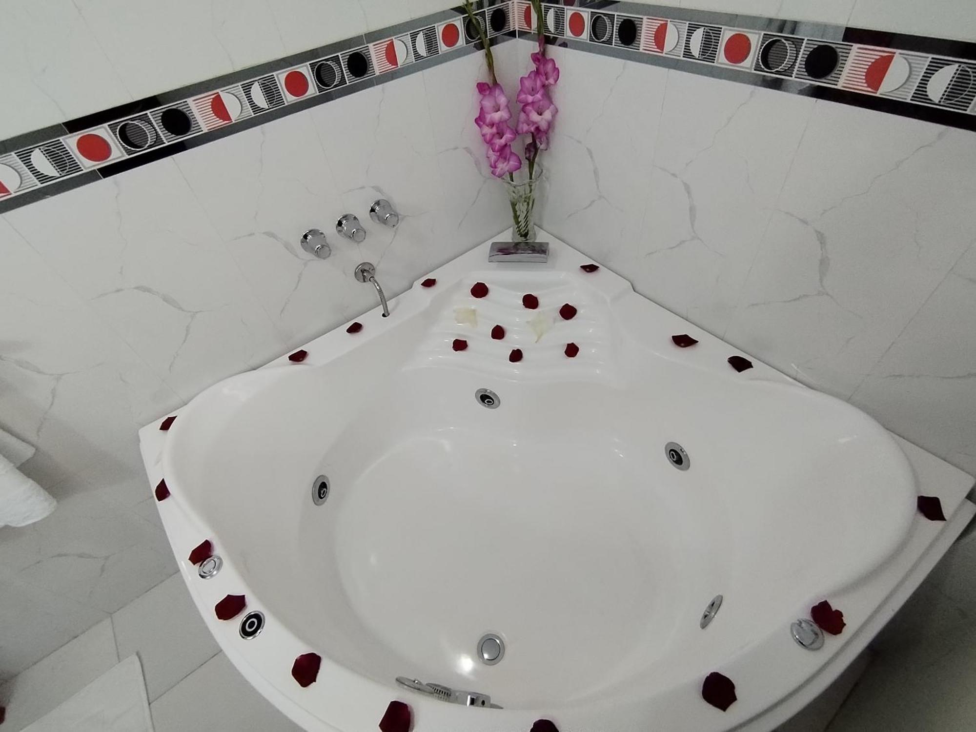 Deluxe Suite,1735245479:JPEG