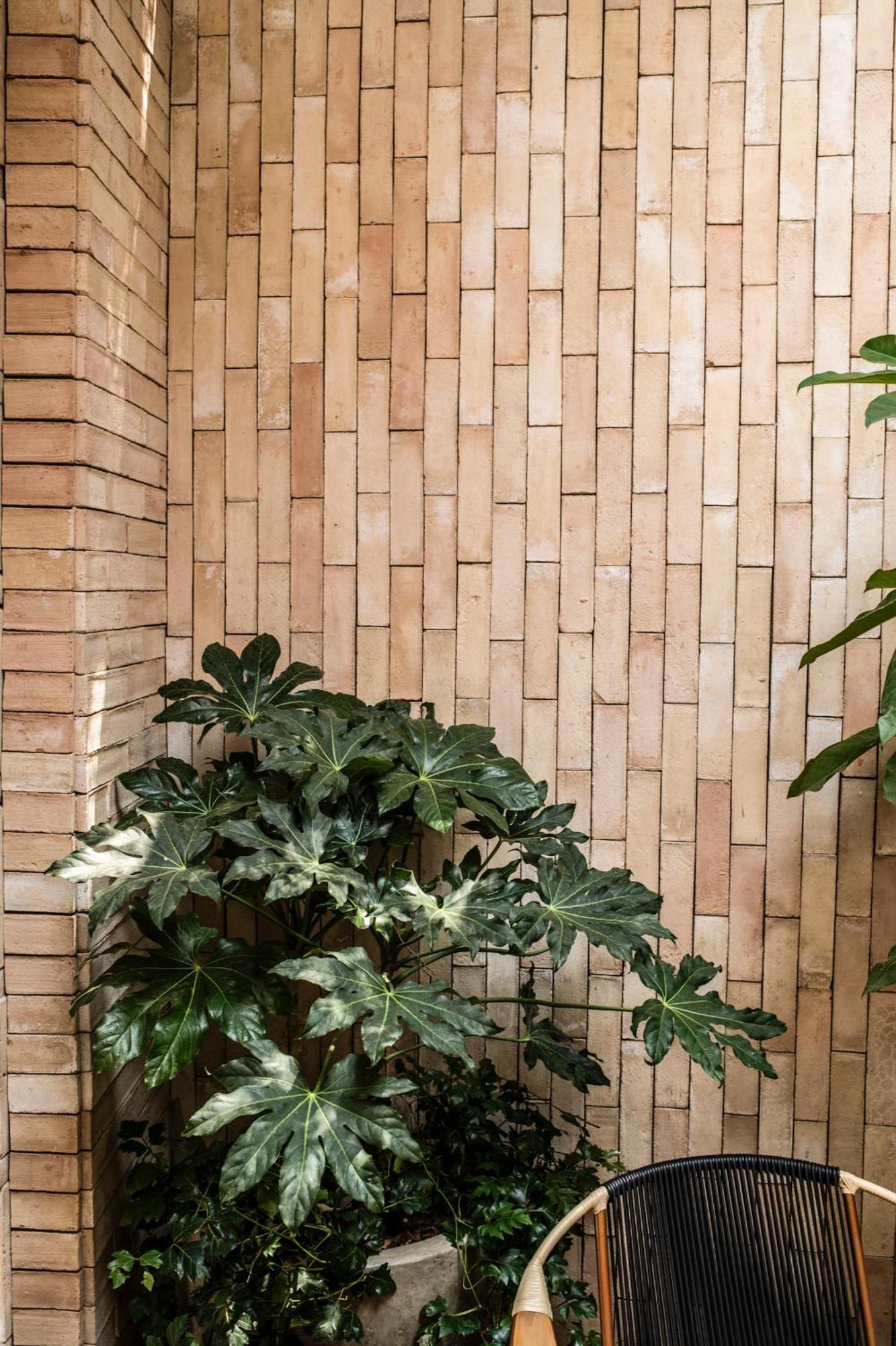 Deluxe Room,1636696798:JPEG