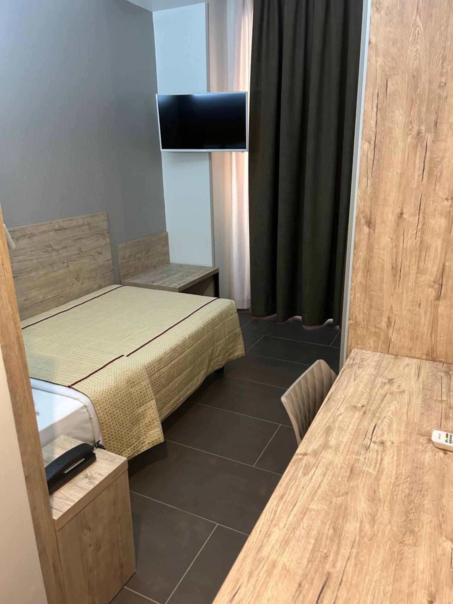 Deluxe Single Room,1636796588:JPEG