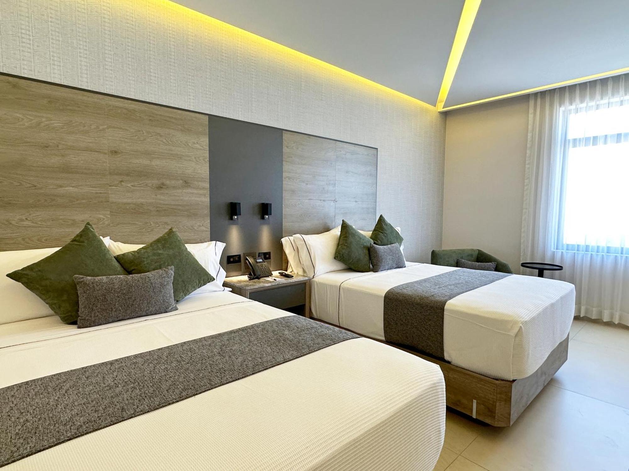 Twin Room,1636889875:JPEG