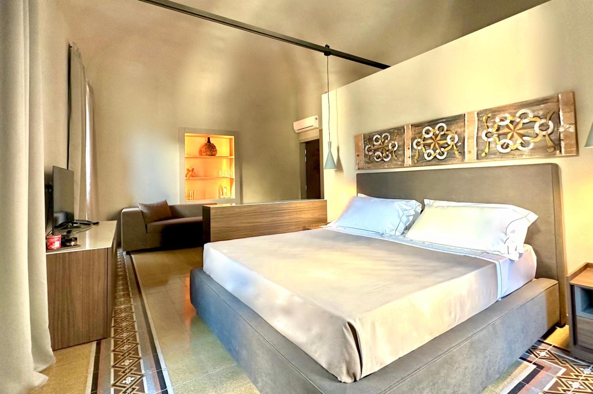 Junior Suite,1636909021:JPEG