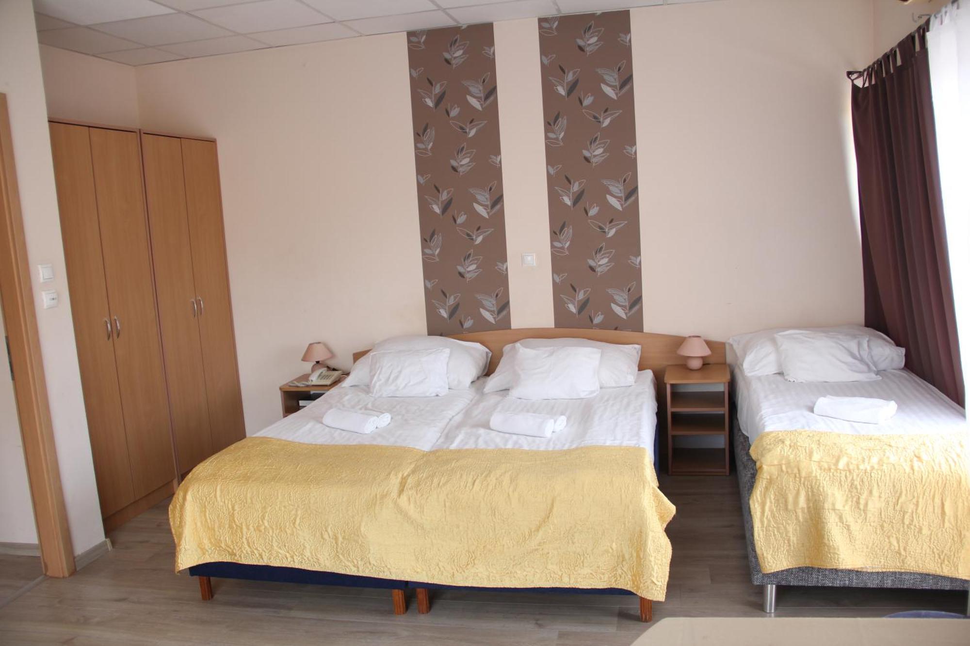 Standard Triple Room,1637577381:JPEG