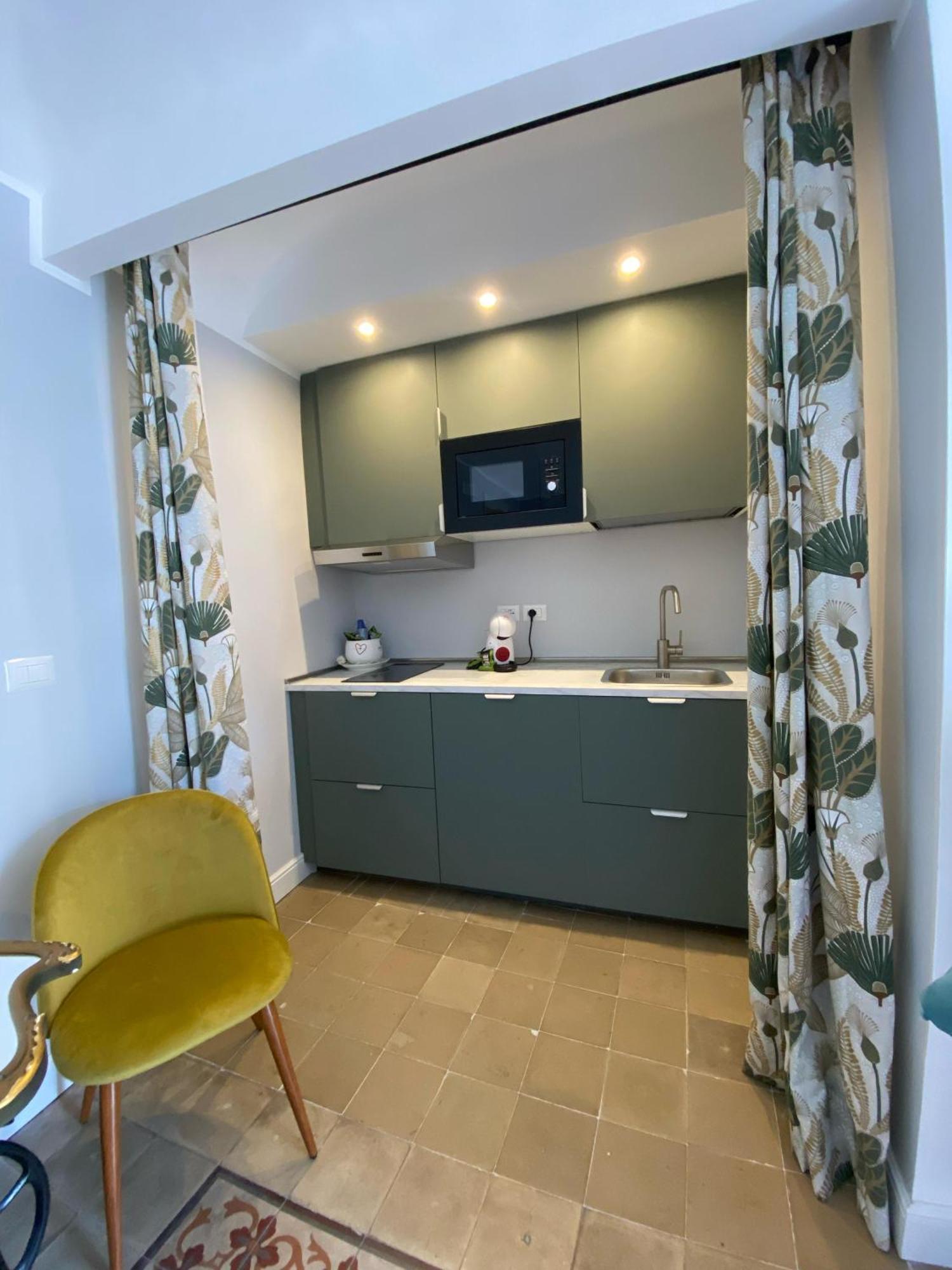 Double Room,1637626186:JPEG