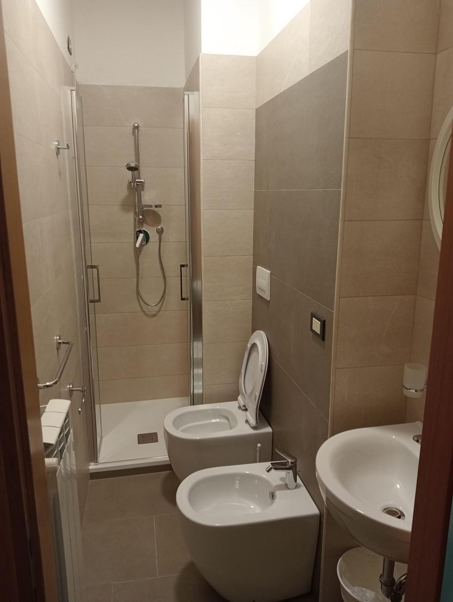 Single Room Private Bathroom,1639904394:JPEG
