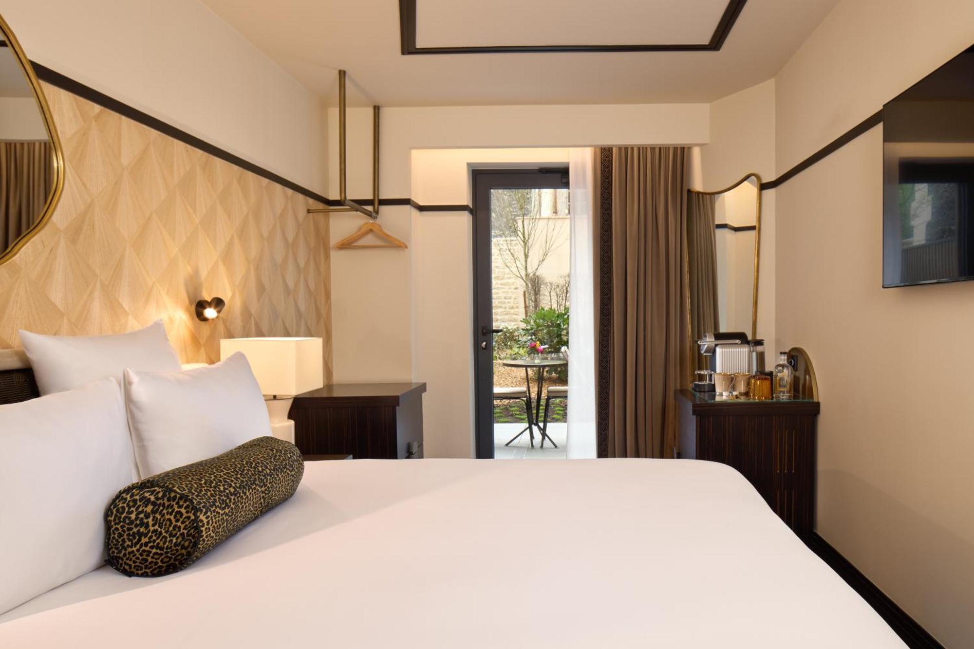 Executive Room,1639423224:JPEG