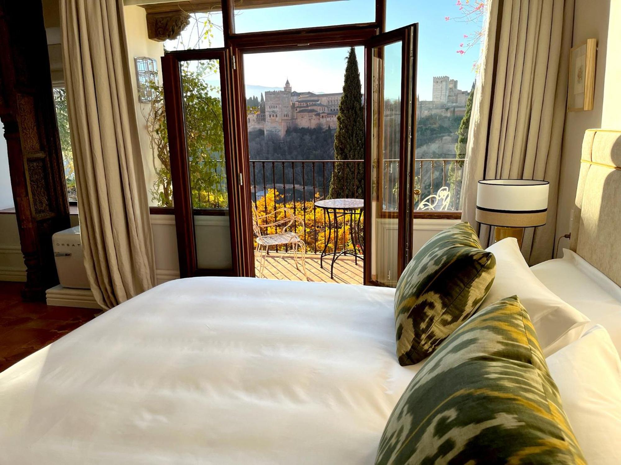 Deluxe Double Room Balcony,1639447401:JPEG