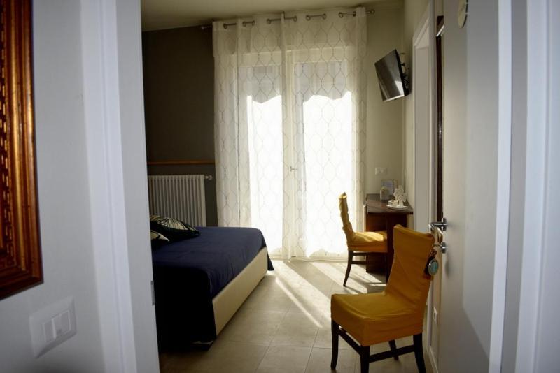 Double Room Private Bathroom