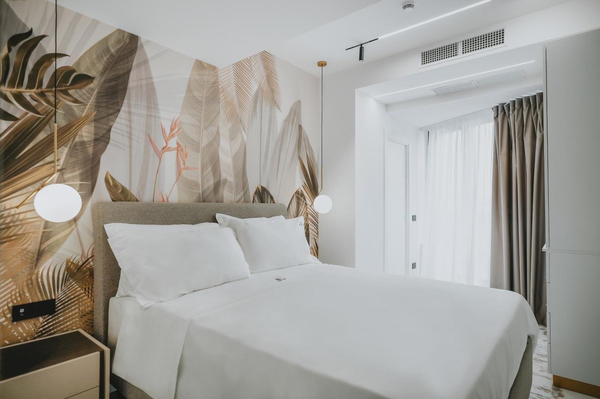 Deluxe Room,1639523913:JPEG
