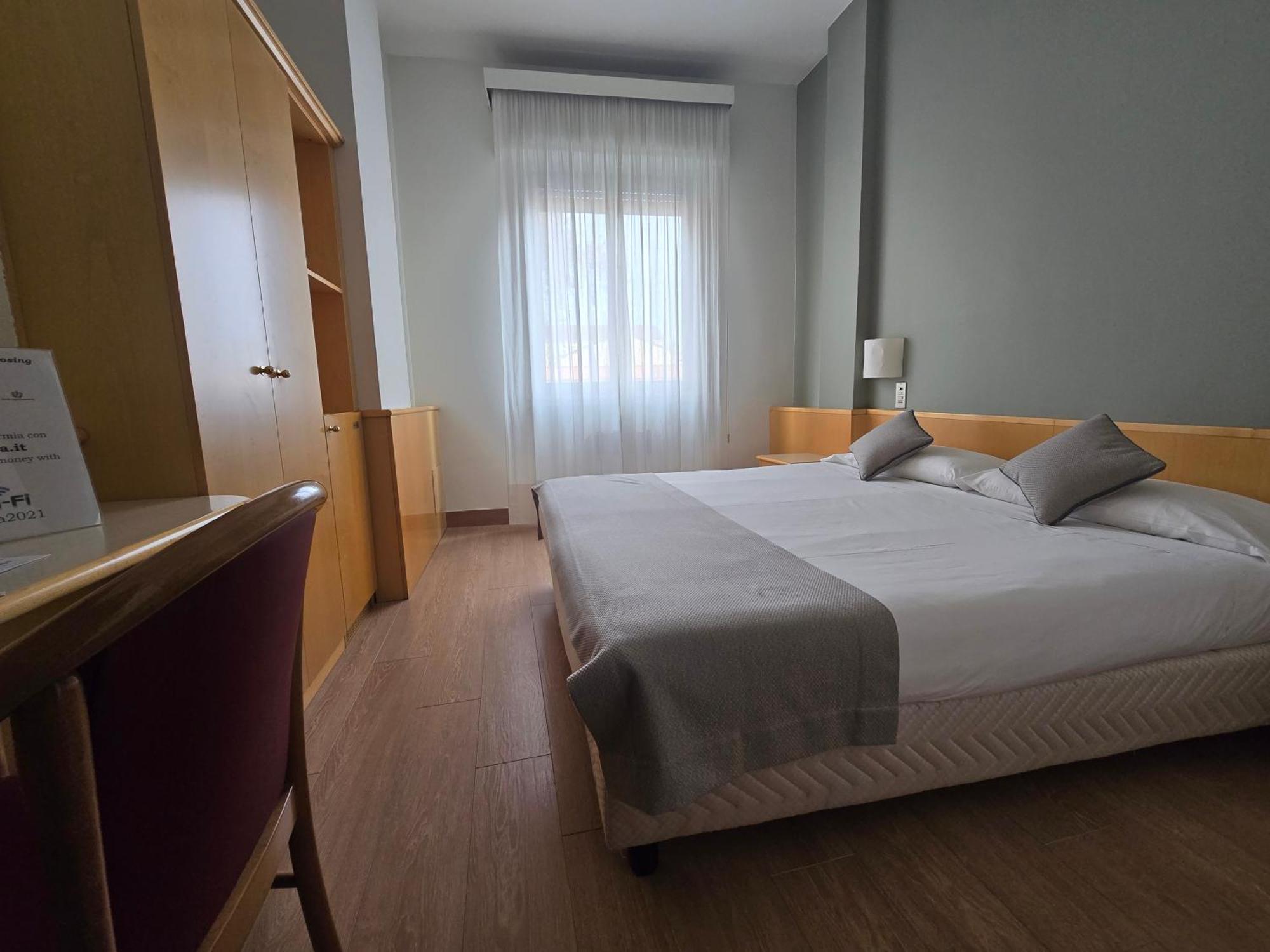 Twin Room,1639550833:JPEG