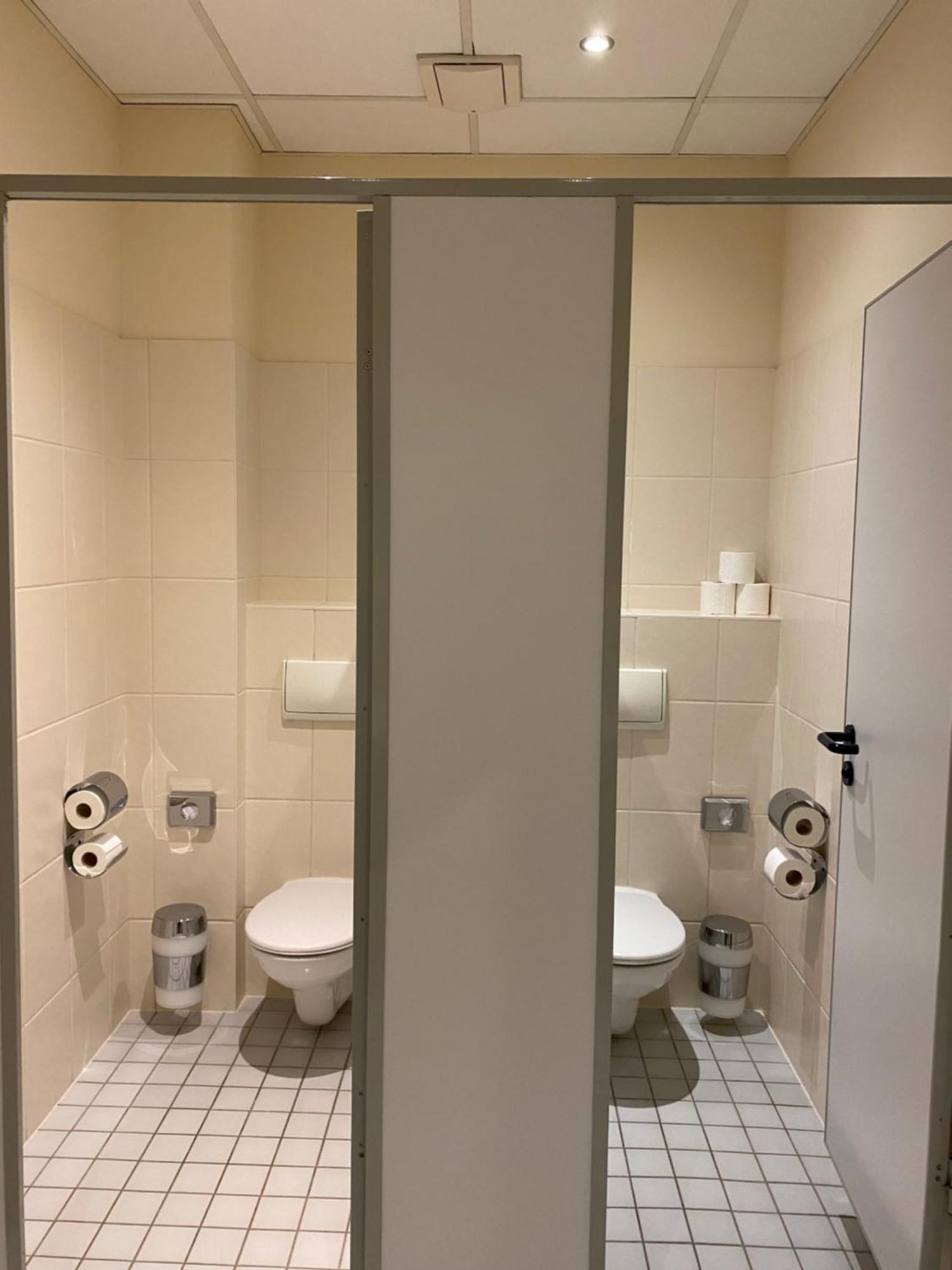 Mixed Dormitory Room,1639563583:JPEG