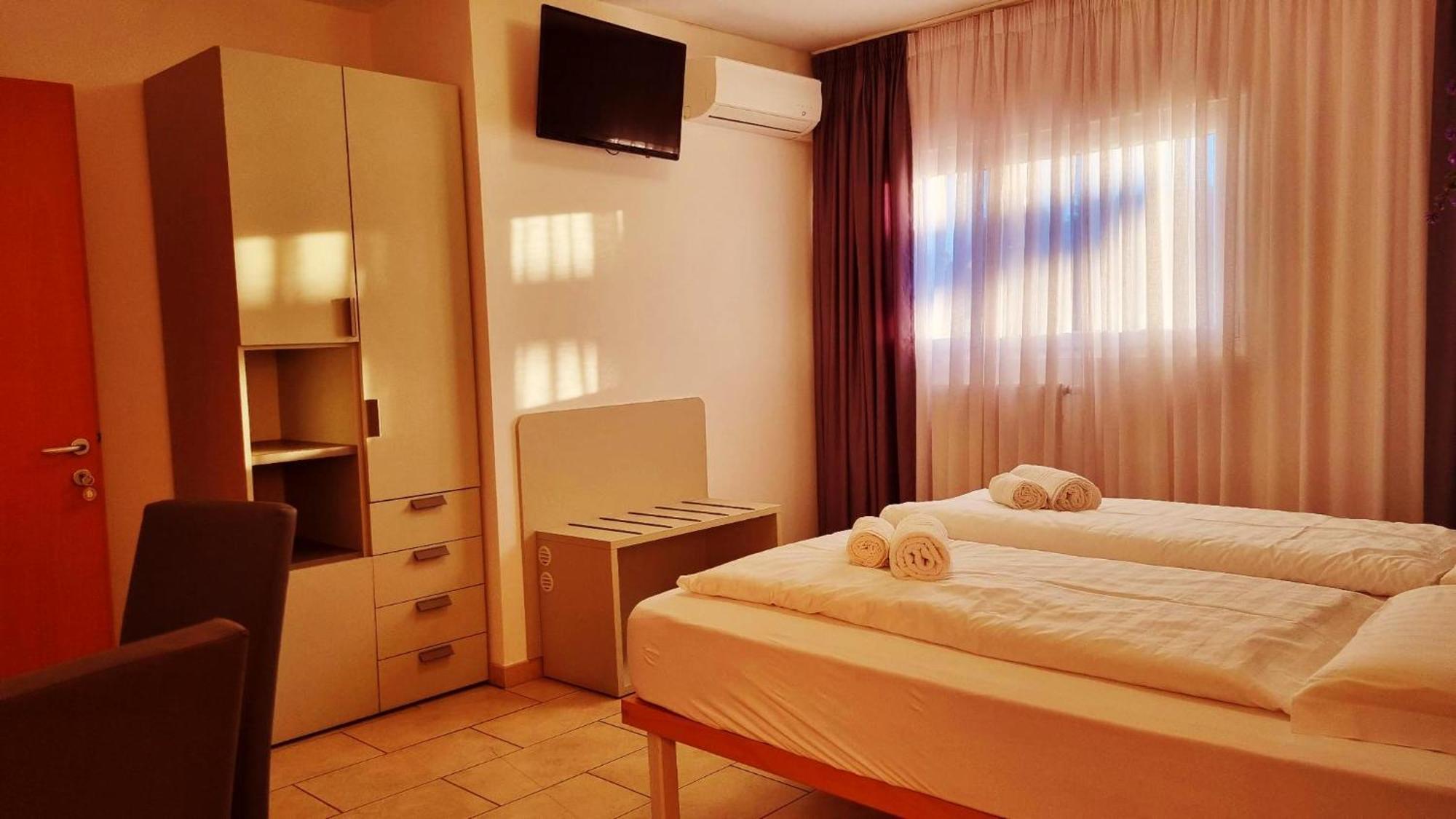Economy Double or Twin Room,1639576608:JPEG