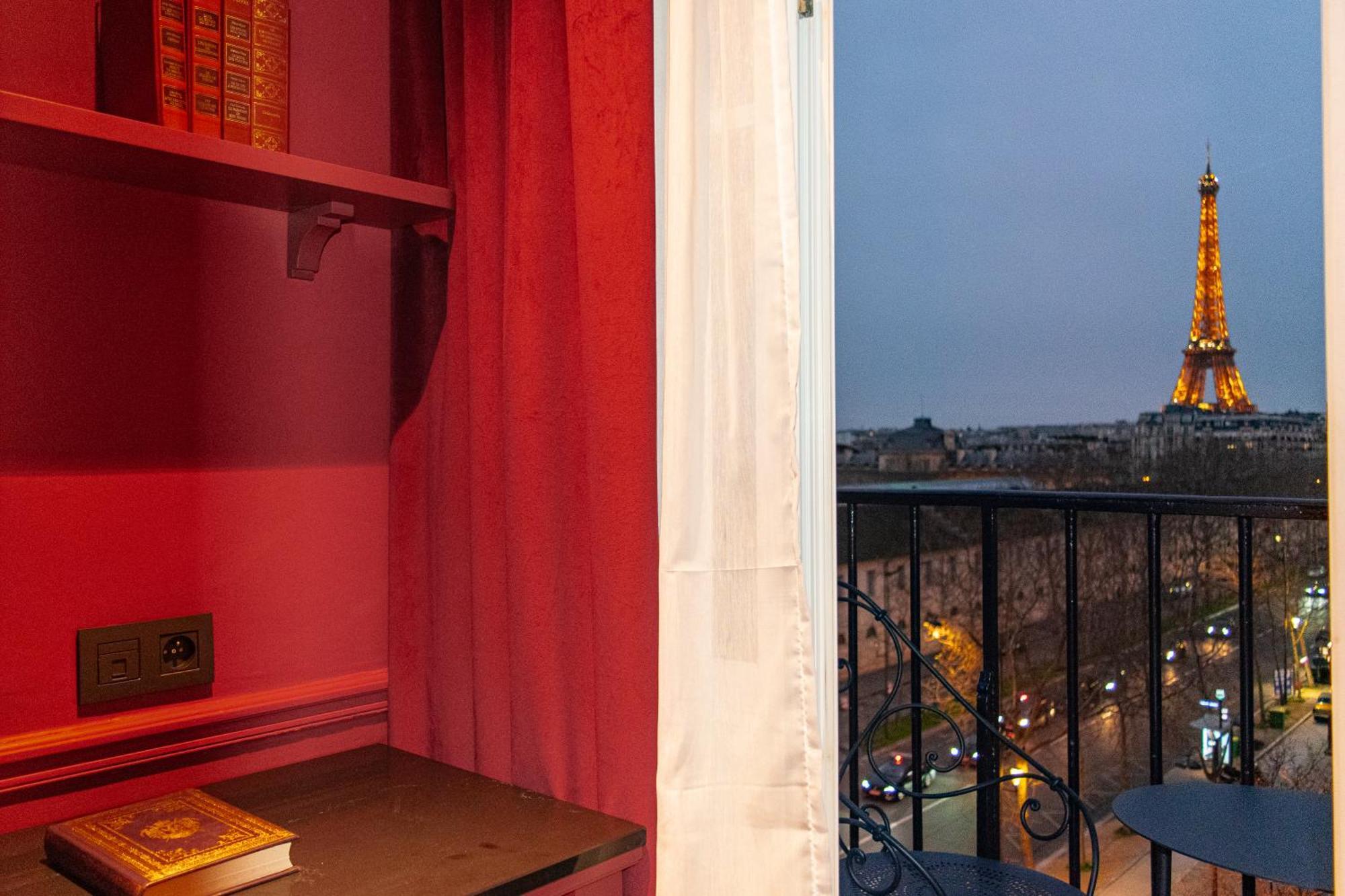 Chambre Premium vue Tour Eiffel accès au spa offert,1656169930:JPEG