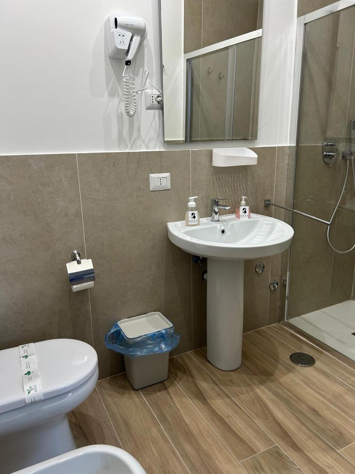Double Room Private Bathroom,1641192863:JPEG