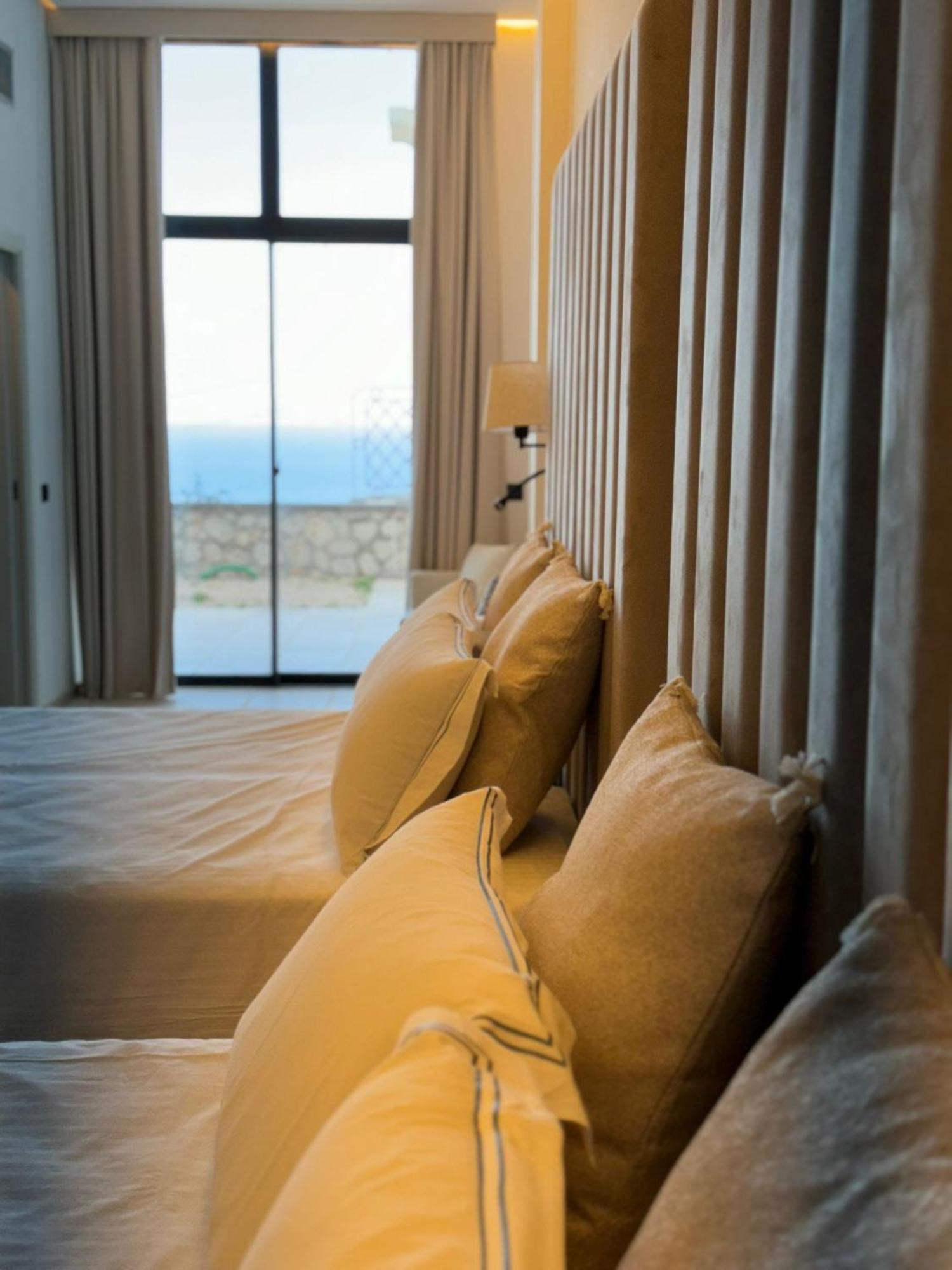 Deluxe Double Room Balcony Sea View,1641713630:JPEG