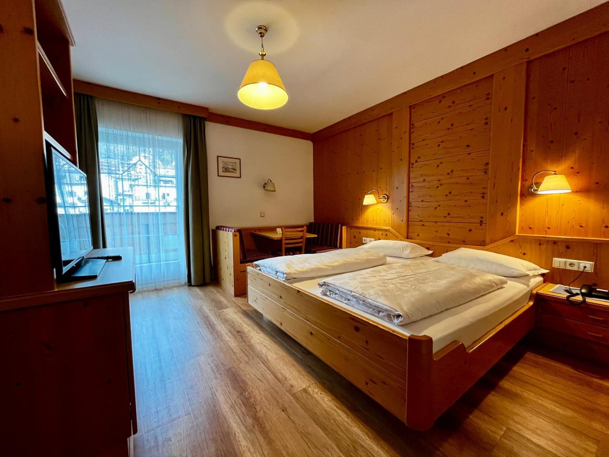 Standard Double Room,1641743005:JPEG