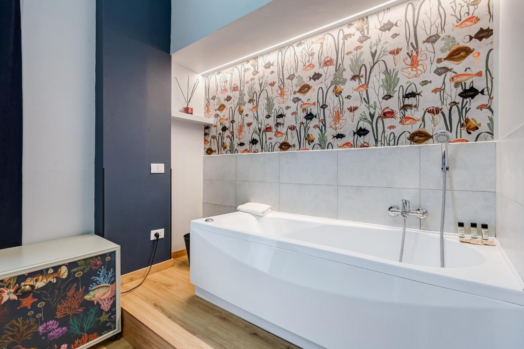 King Suite Spa Bath,1641807017:JPEG