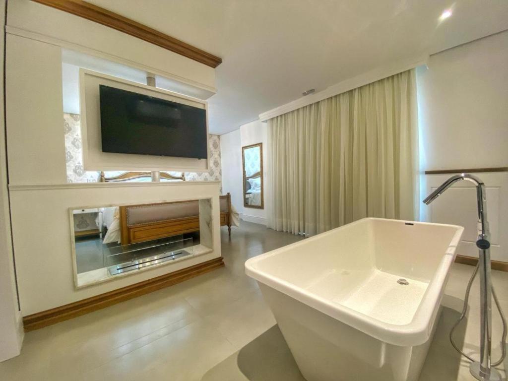 Superior Suite,1642872845:JPEG