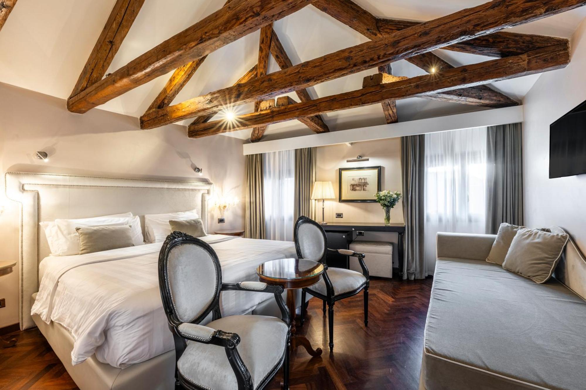 Suite Junior con vistas al canal