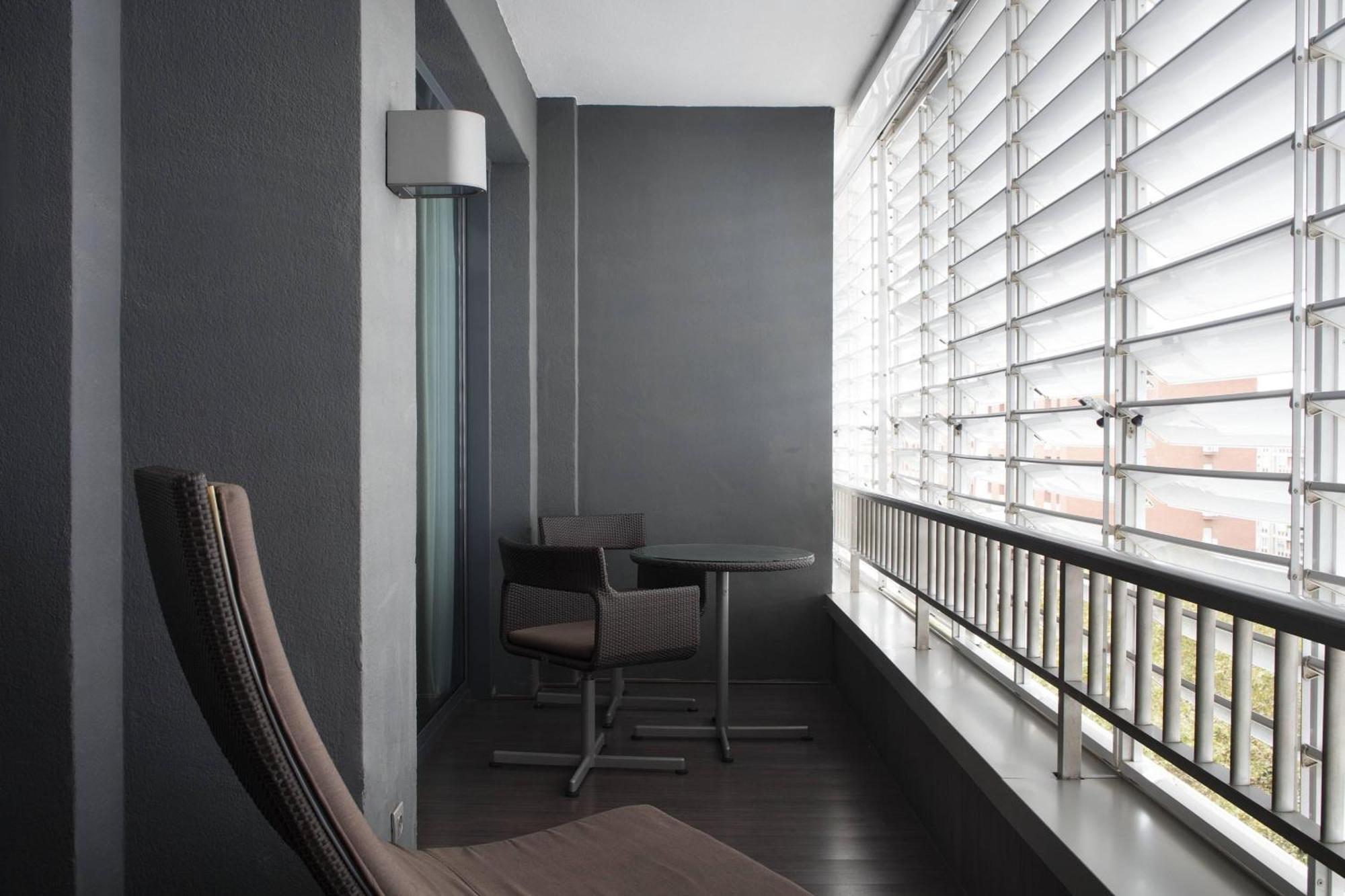 Standard King Room Street View
