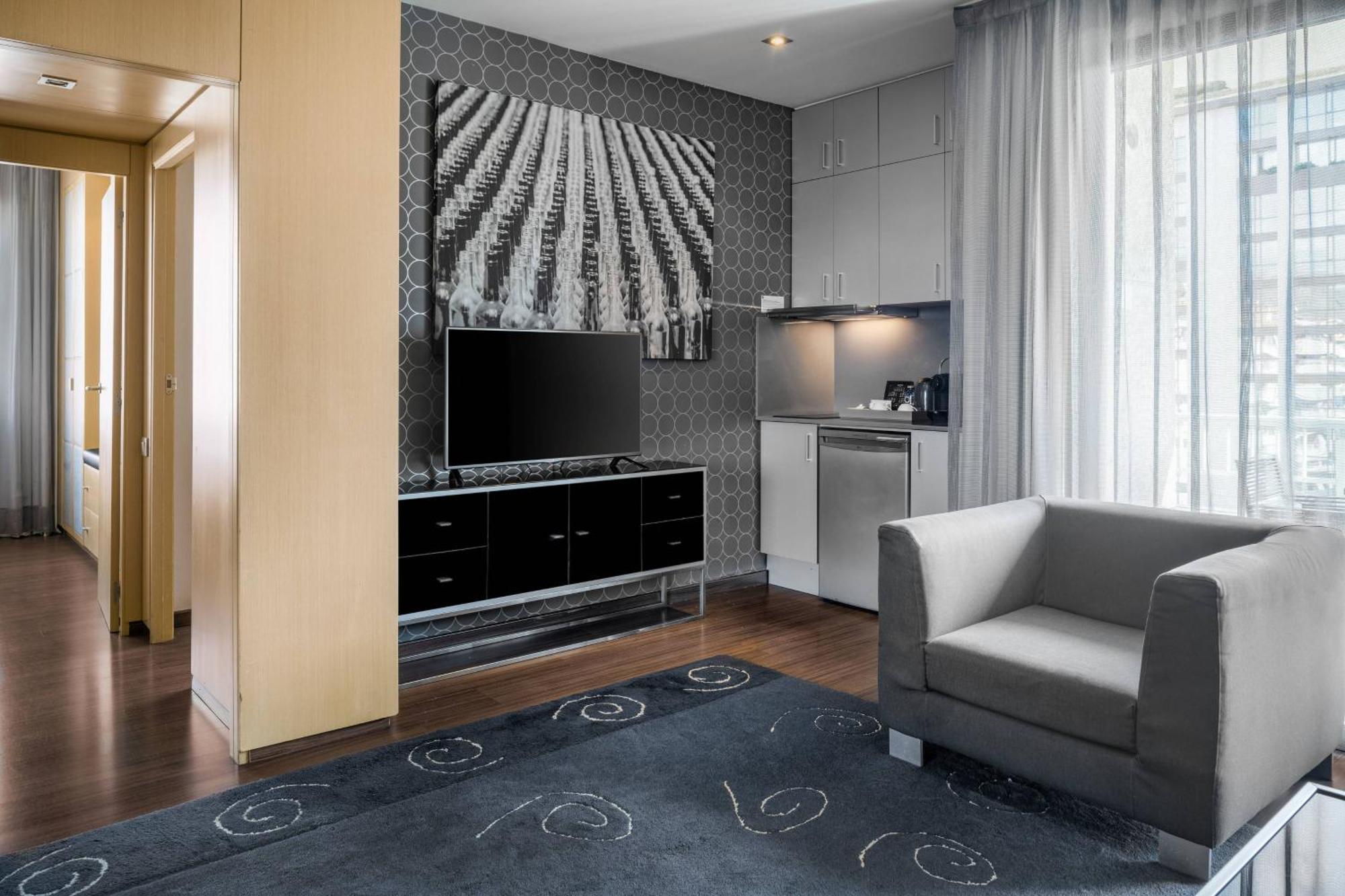 Two-Bedroom Suite One King Two Twin Beds