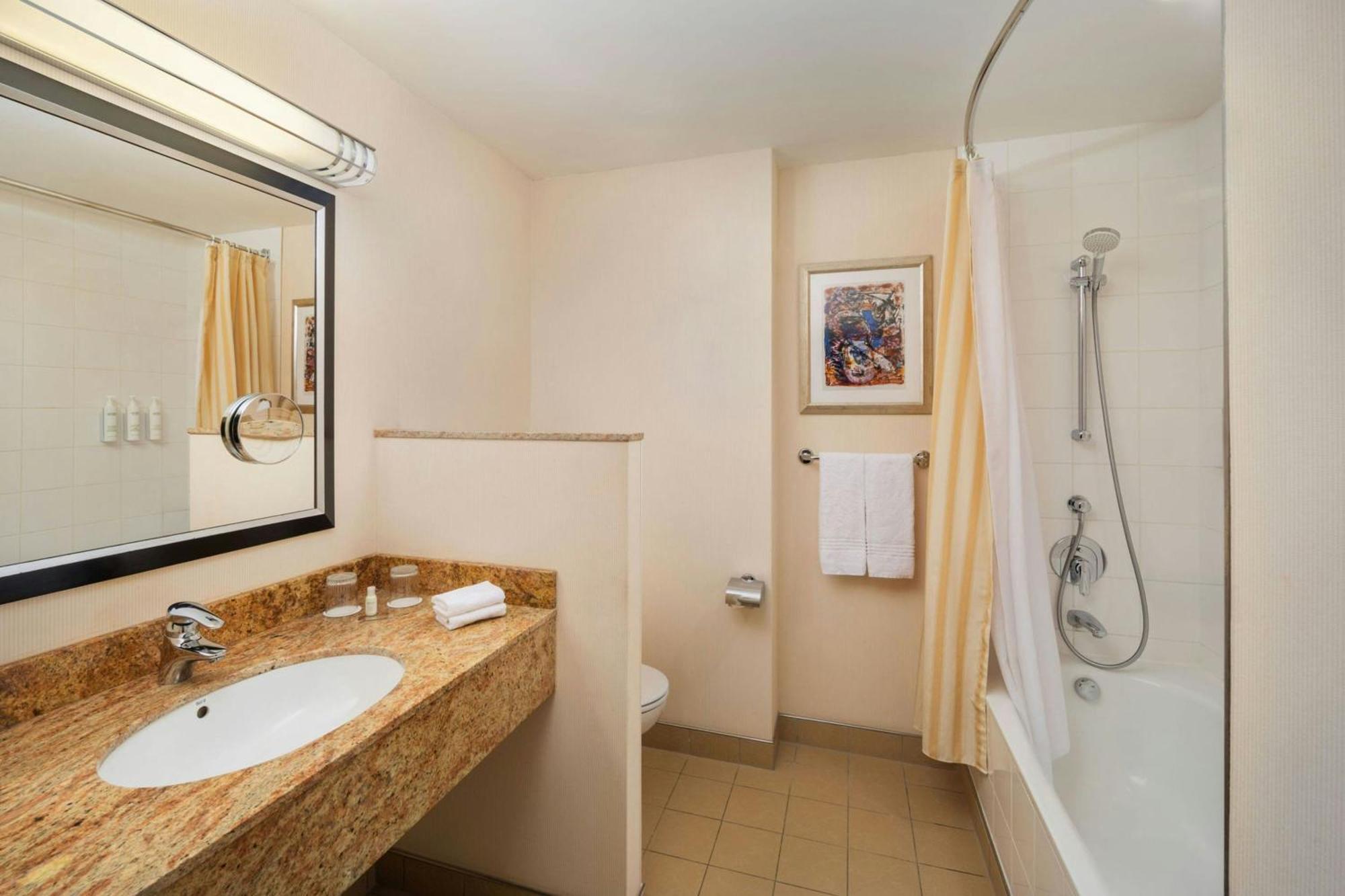 Deluxe Guest room, 2 Doubles, High floor