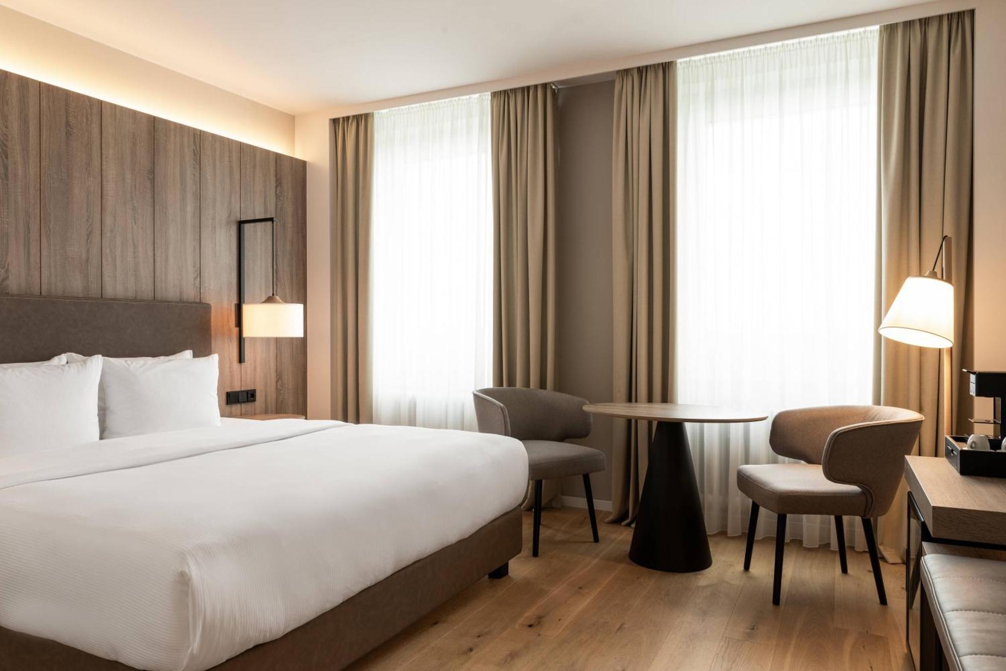 Executive Room,1643203234:JPEG