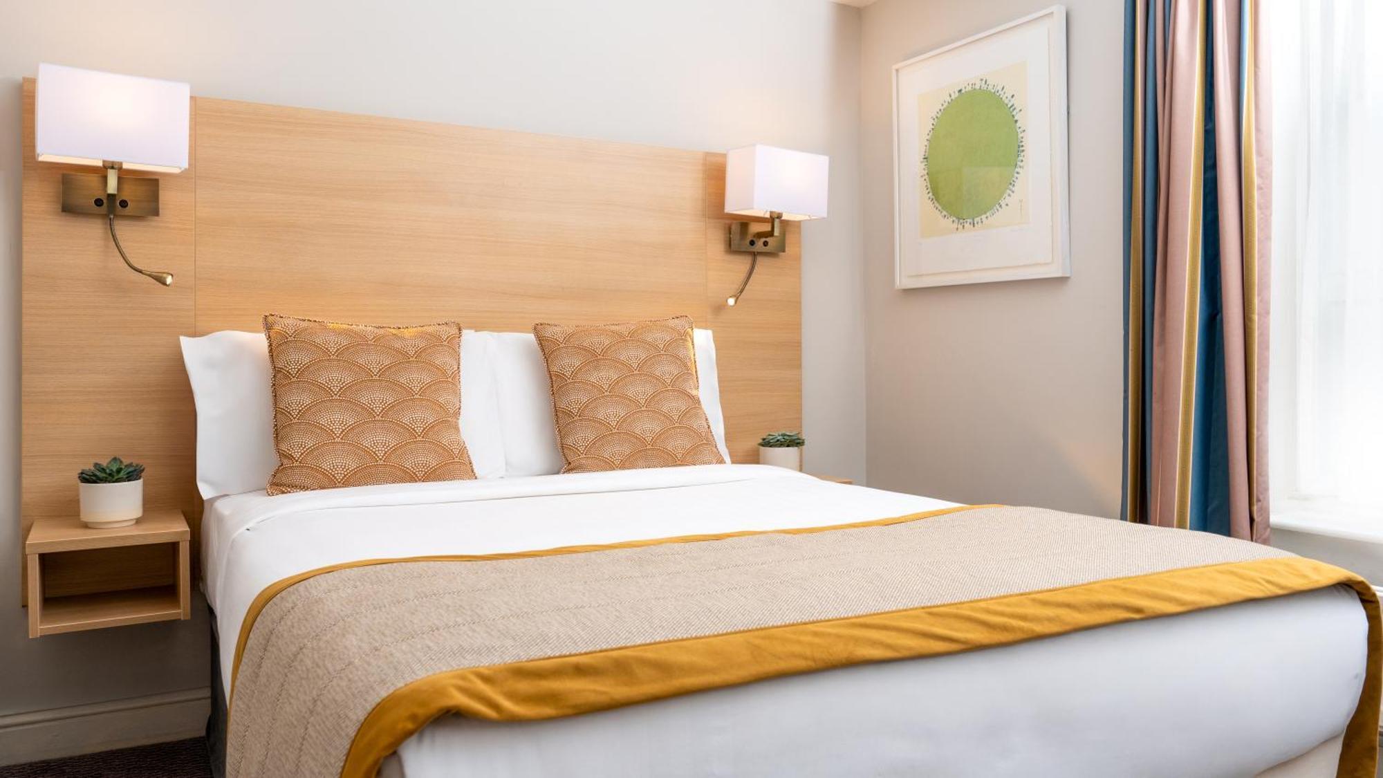 Small Double Room,1643753226:JPEG