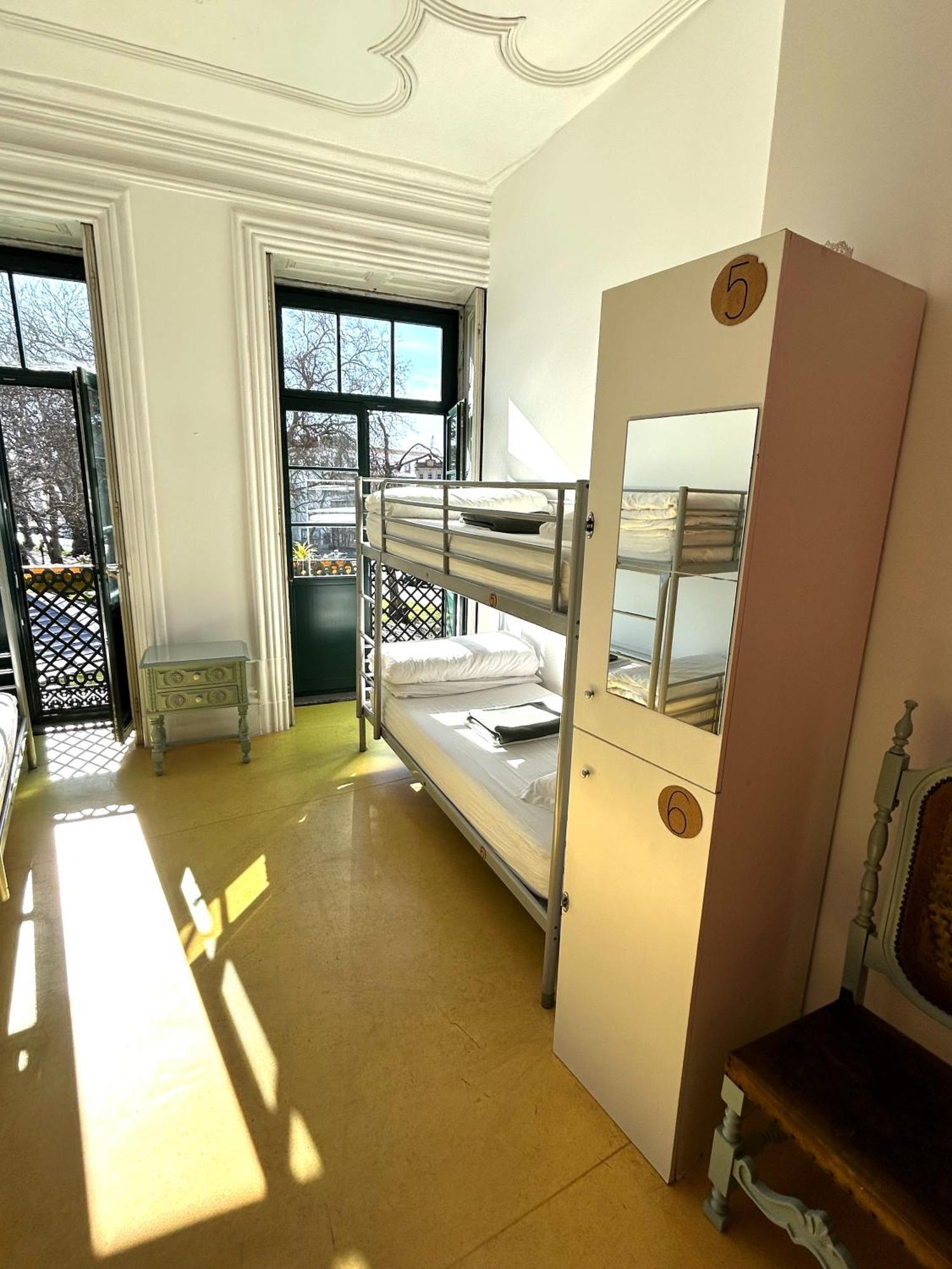 Bed 6-Bed Mixed Dormitory Room,1643766502:JPEG
