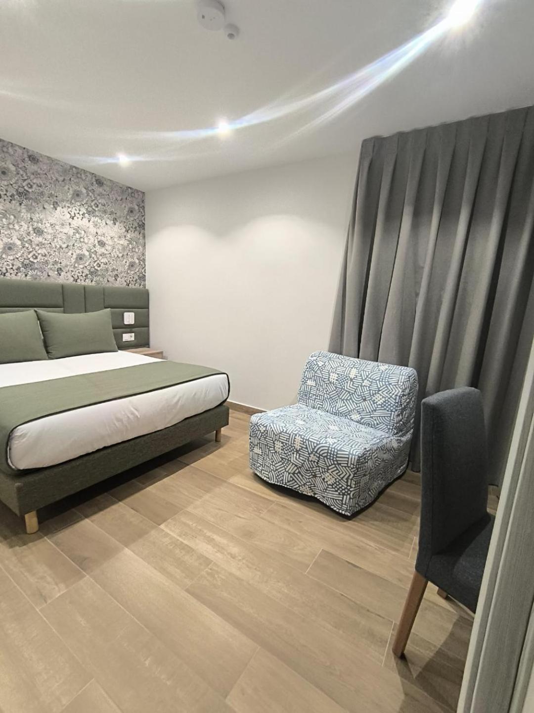 Double Room,1643770180:JPEG