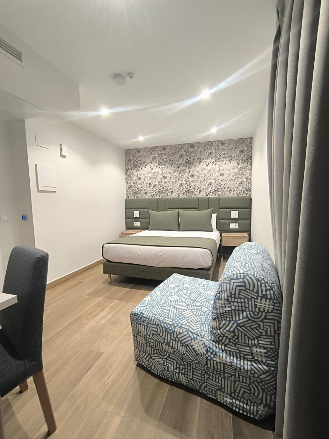Double Room,1643770176:JPEG