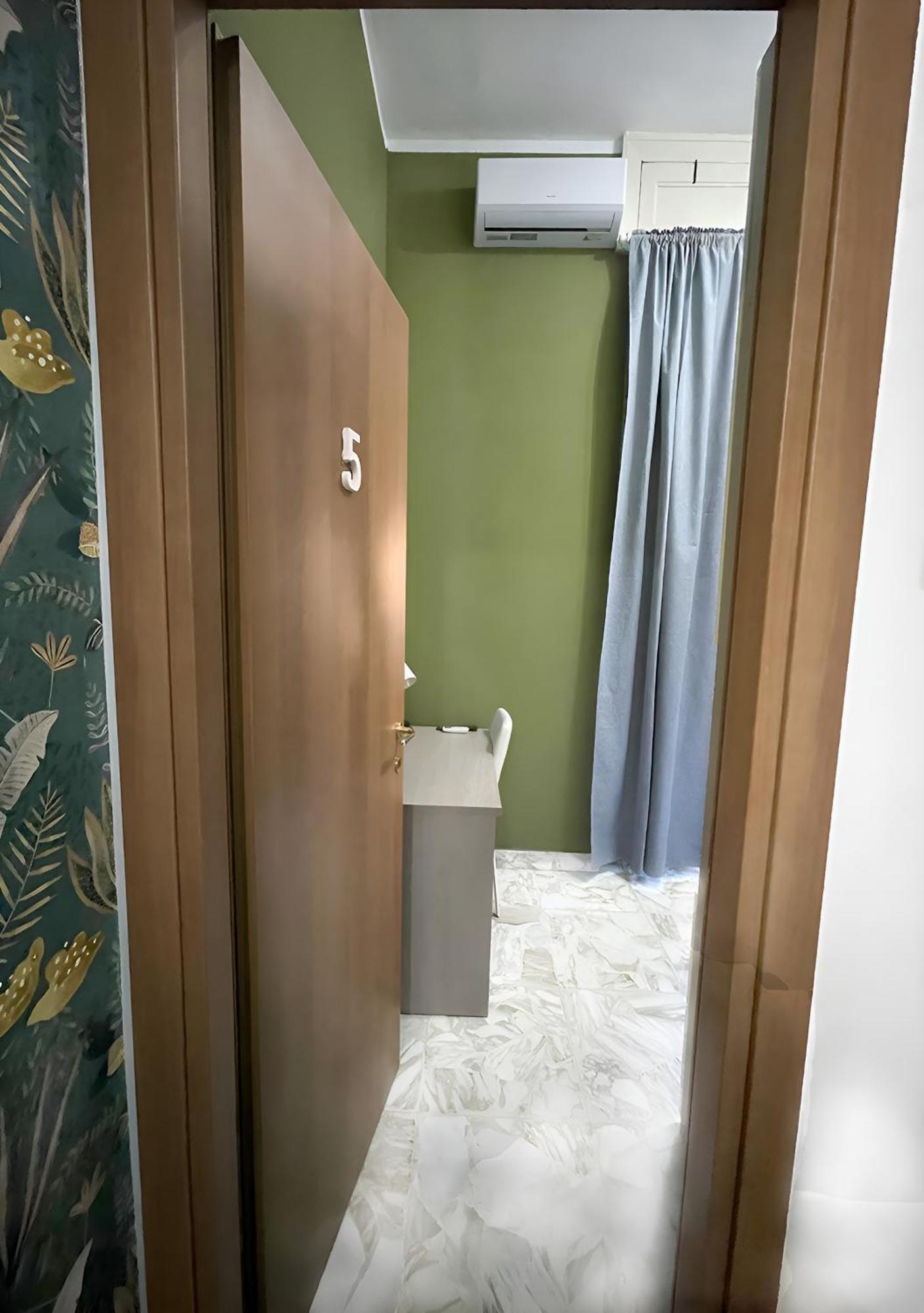 Twin Room,1645078704:JPEG