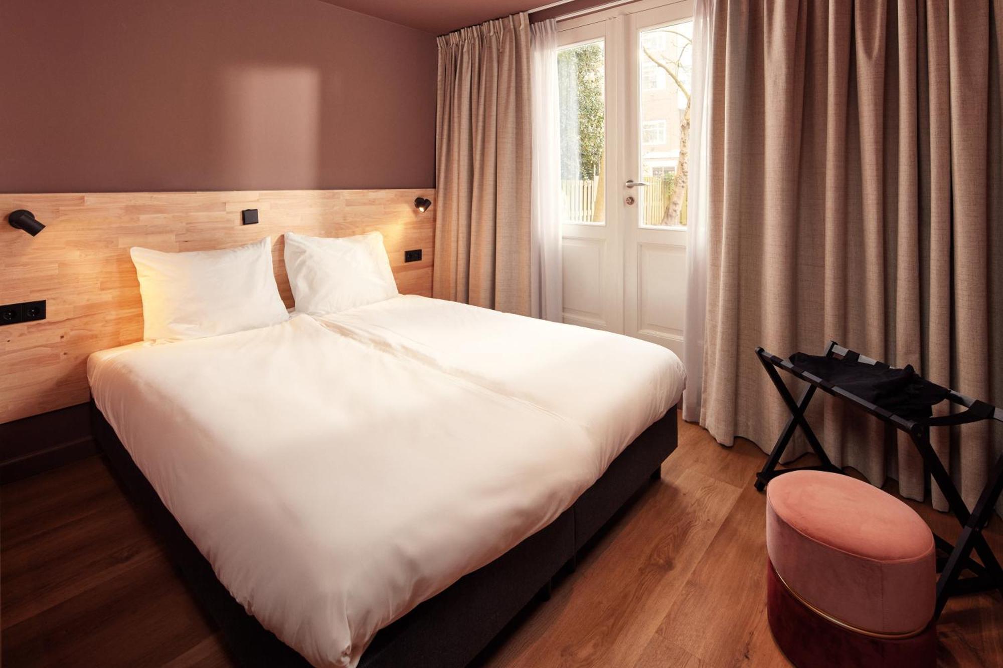 Quarto com Cama de Casal ou 2 de Solteiro
