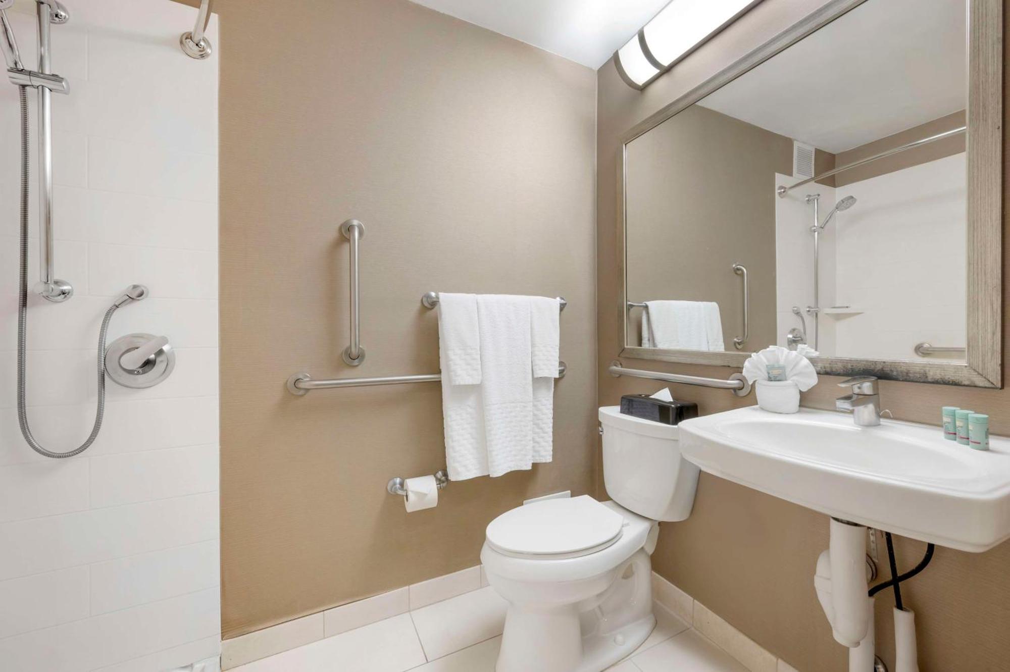 Habitación Individual Económica - 1 cama grande - Adaptada para personas con discapacidad