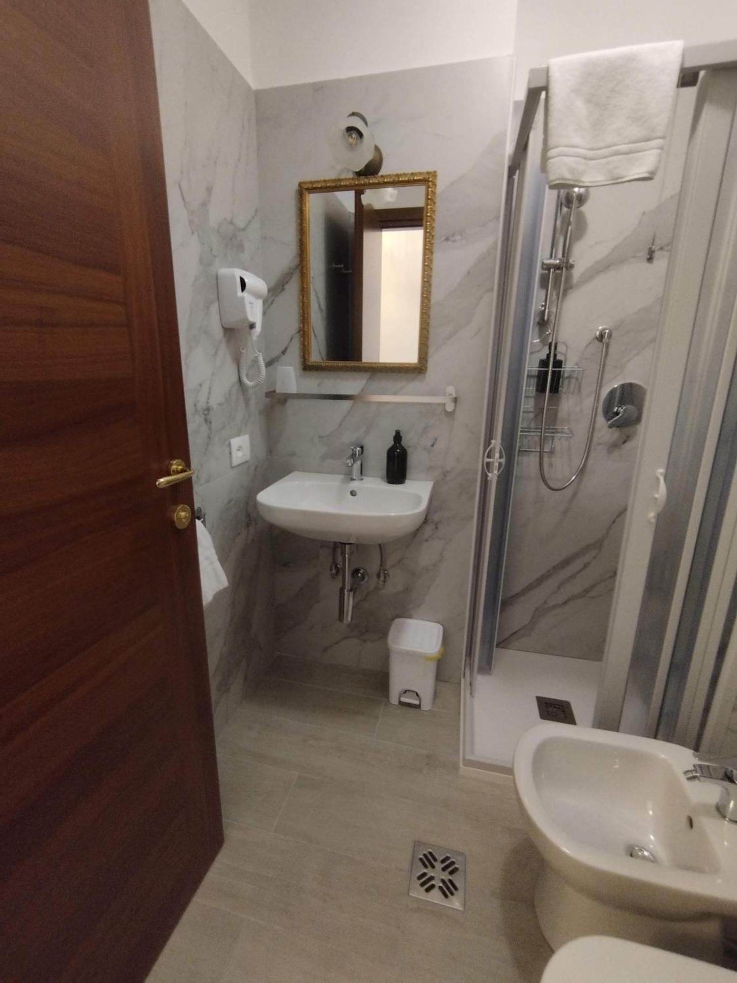 Small Double Room,1742686653:JPEG