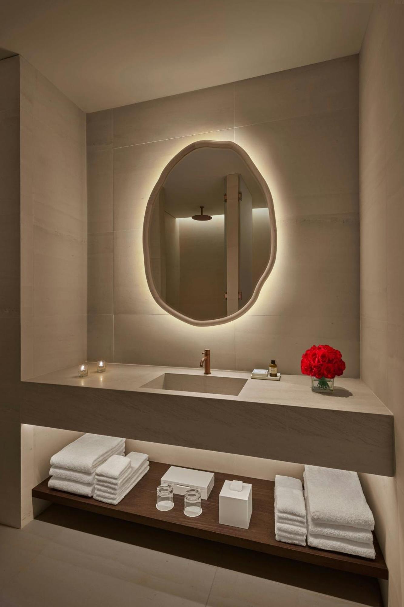 One-Bedroom Premier King Suite