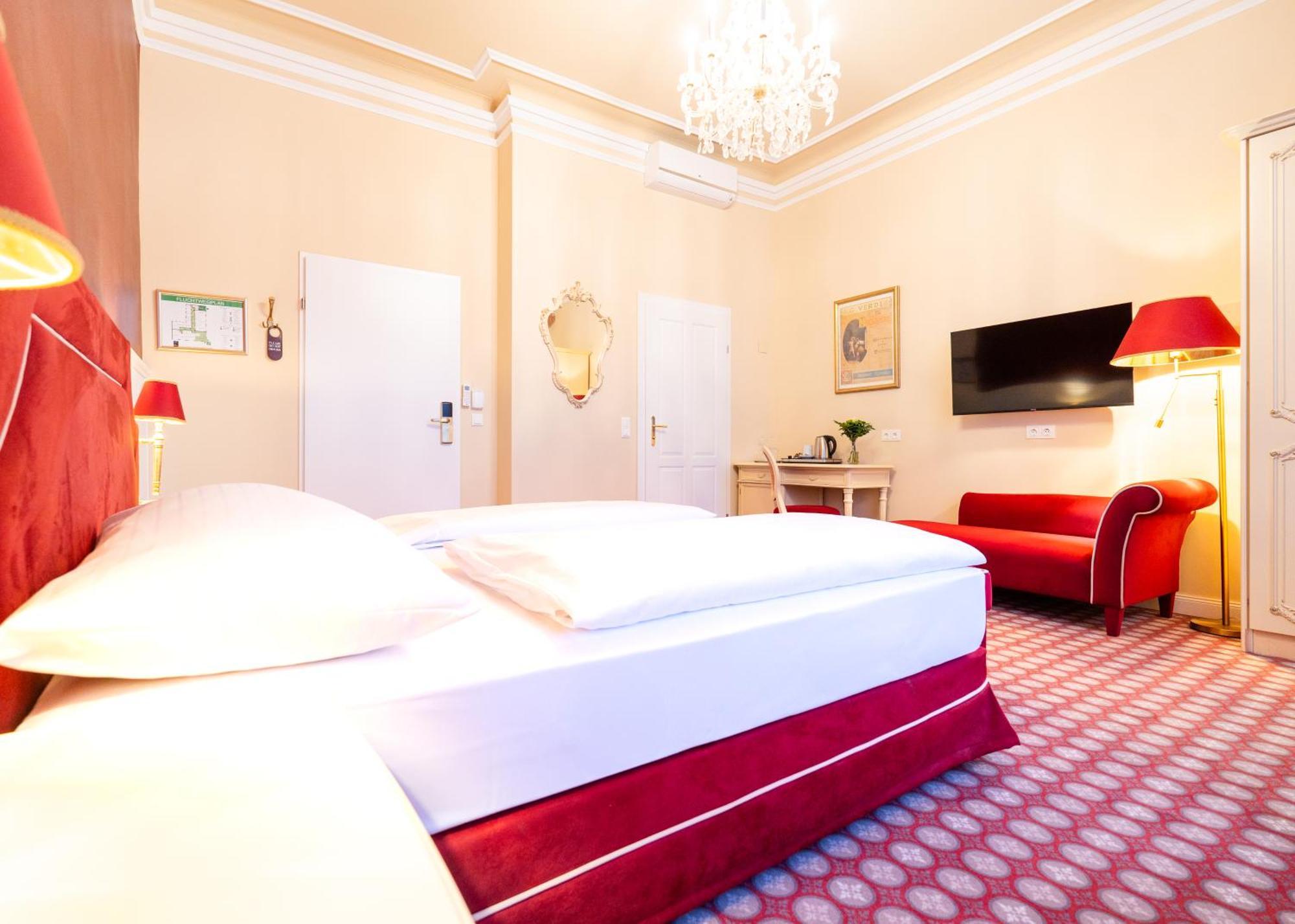 Large Double Room,1646329722:JPEG