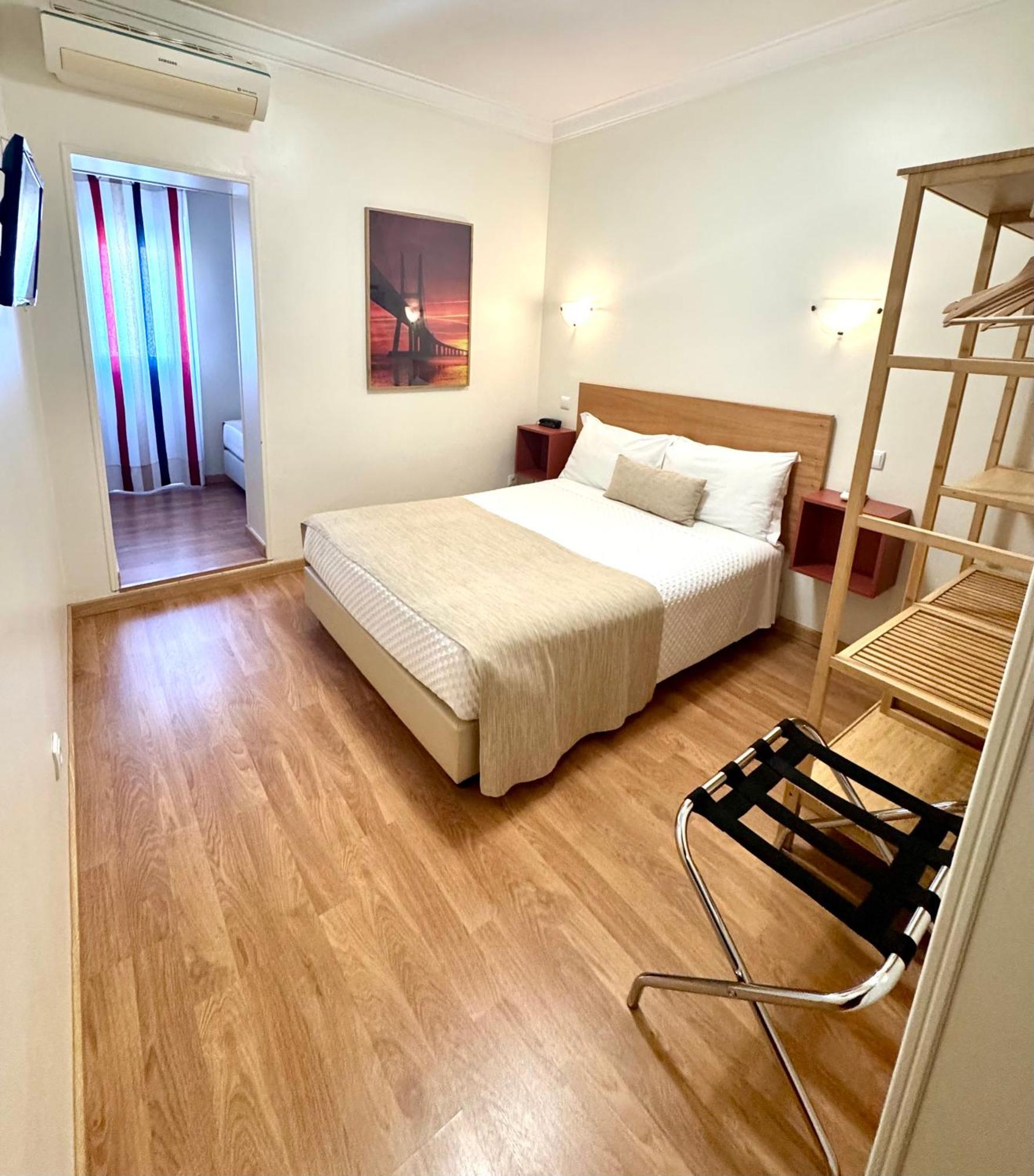 Triple Room,1654249247:JPEG