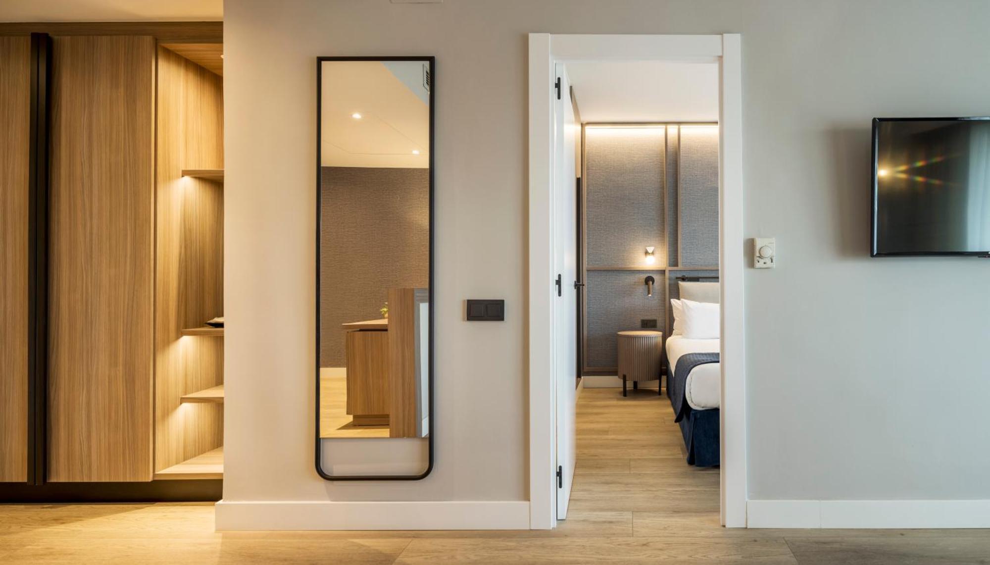Premium Twin Room,1647714704:JPEG