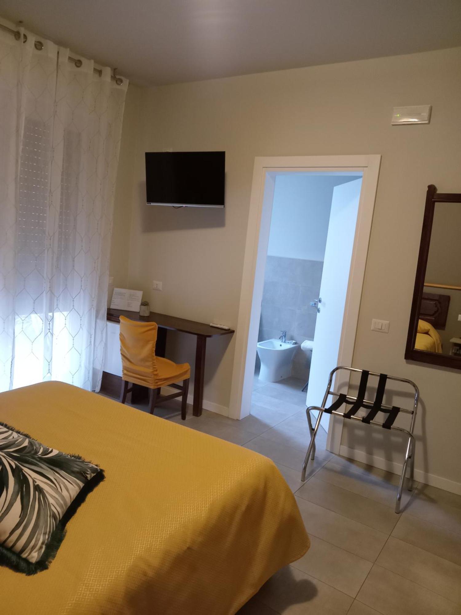 Double Room Private Bathroom