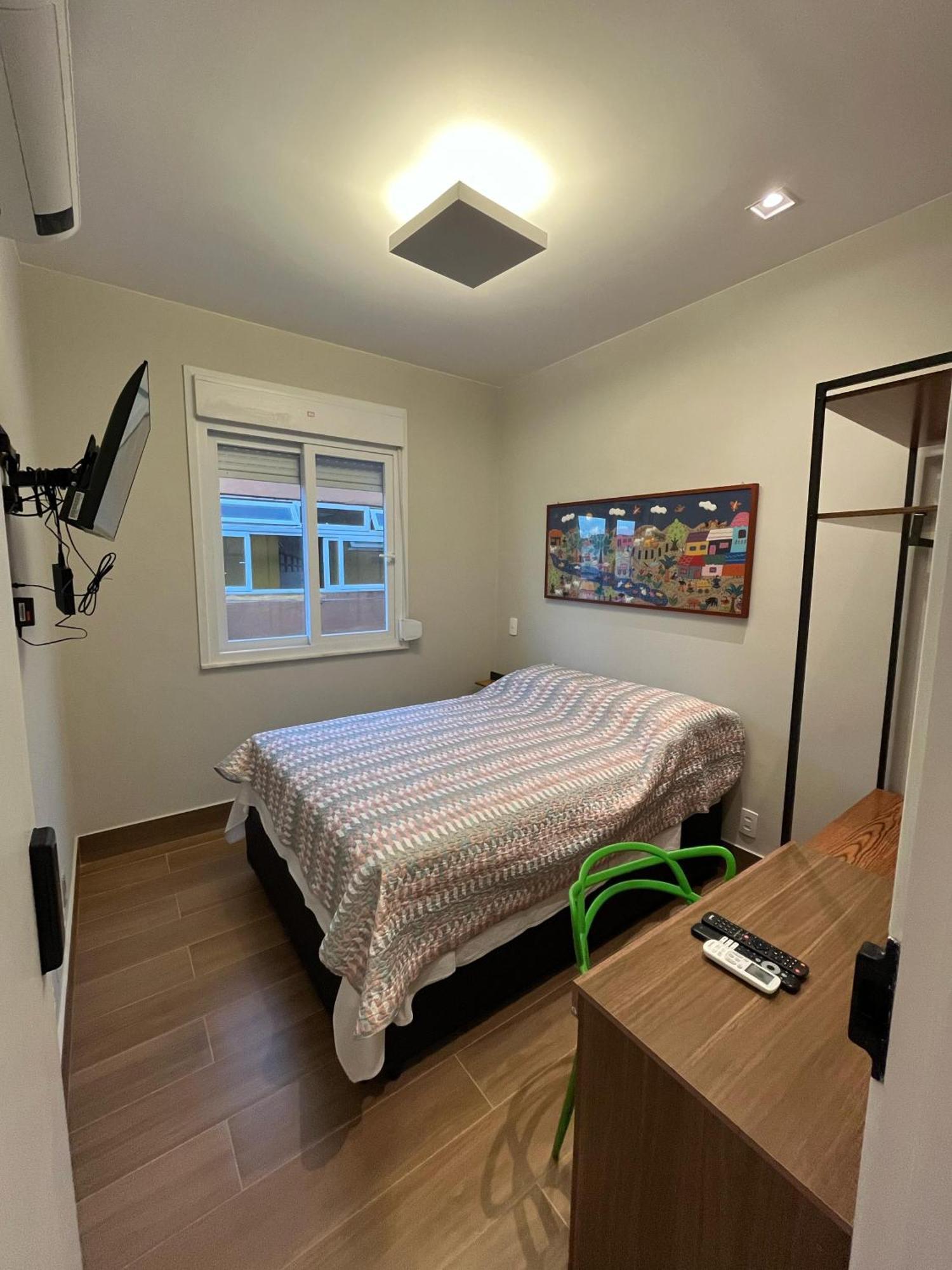 Quarto Duplo com Banheiro Compartilhado