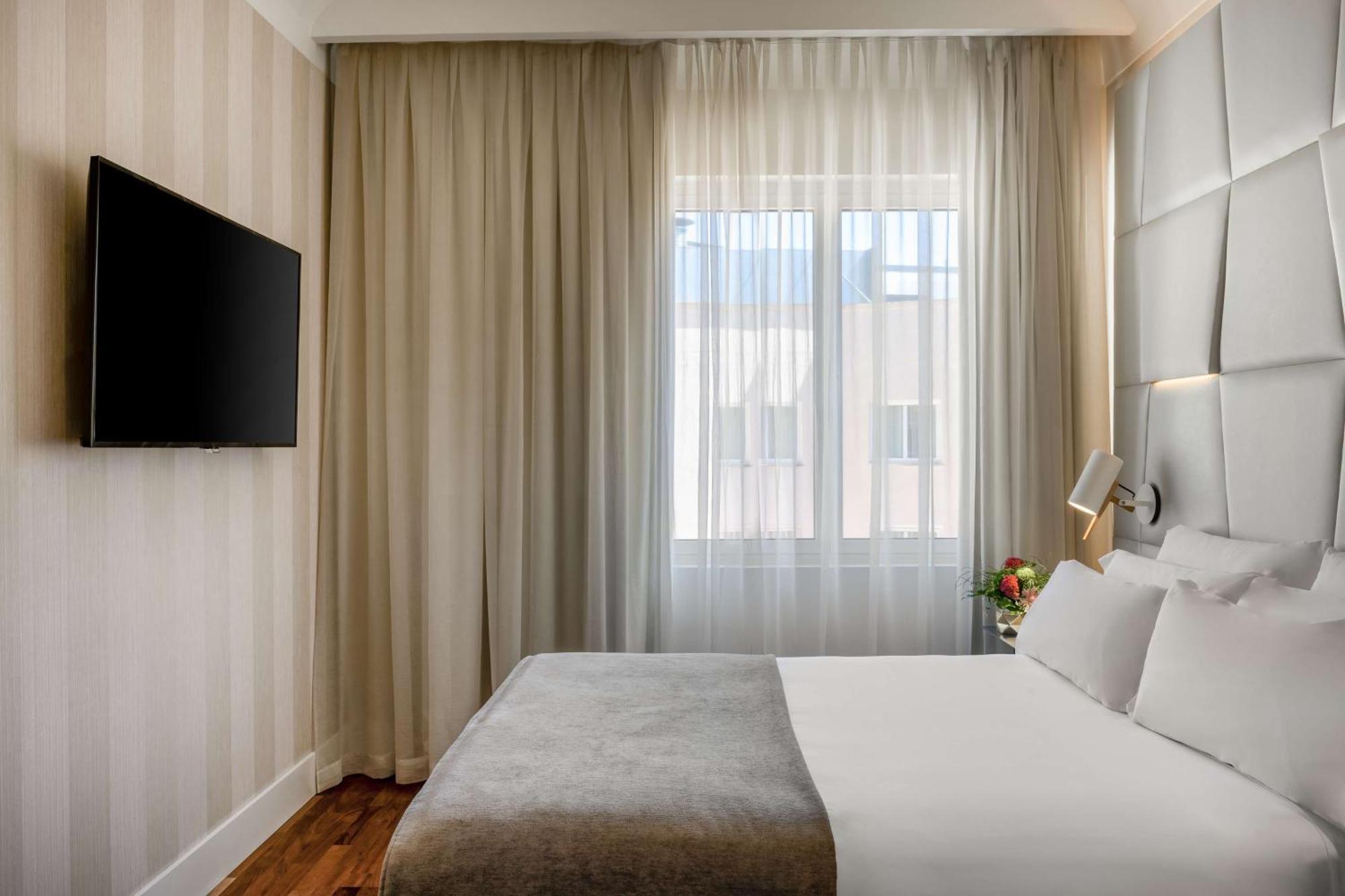 Superior XL Single Room