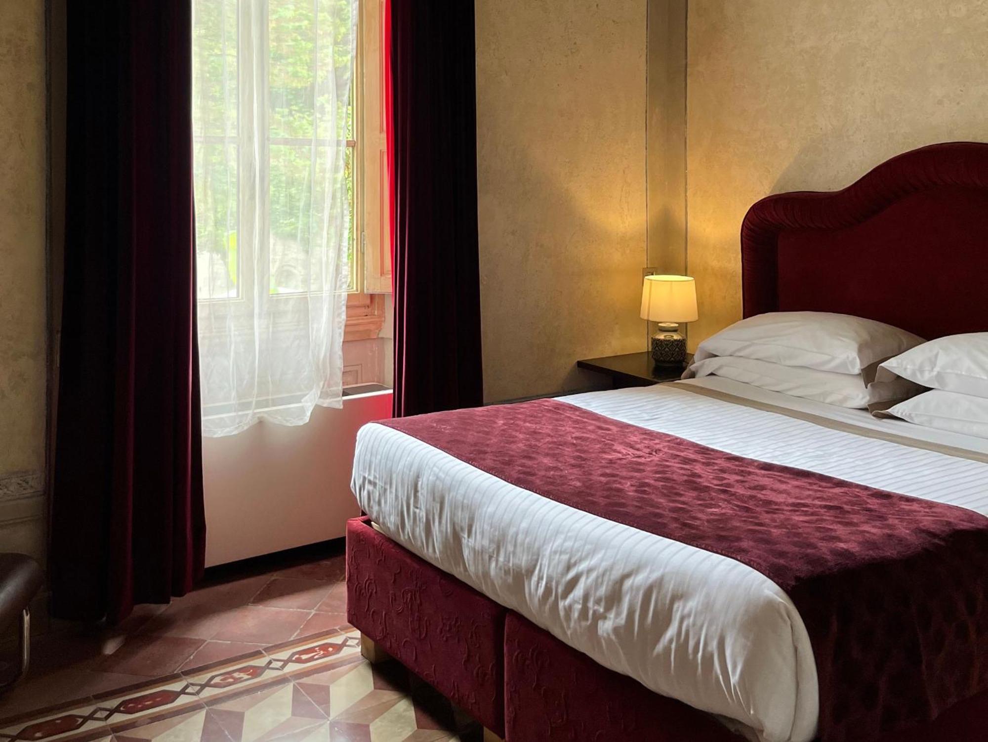 1 Bedroom Apartment with Sofa Bed,1649050221:JPEG