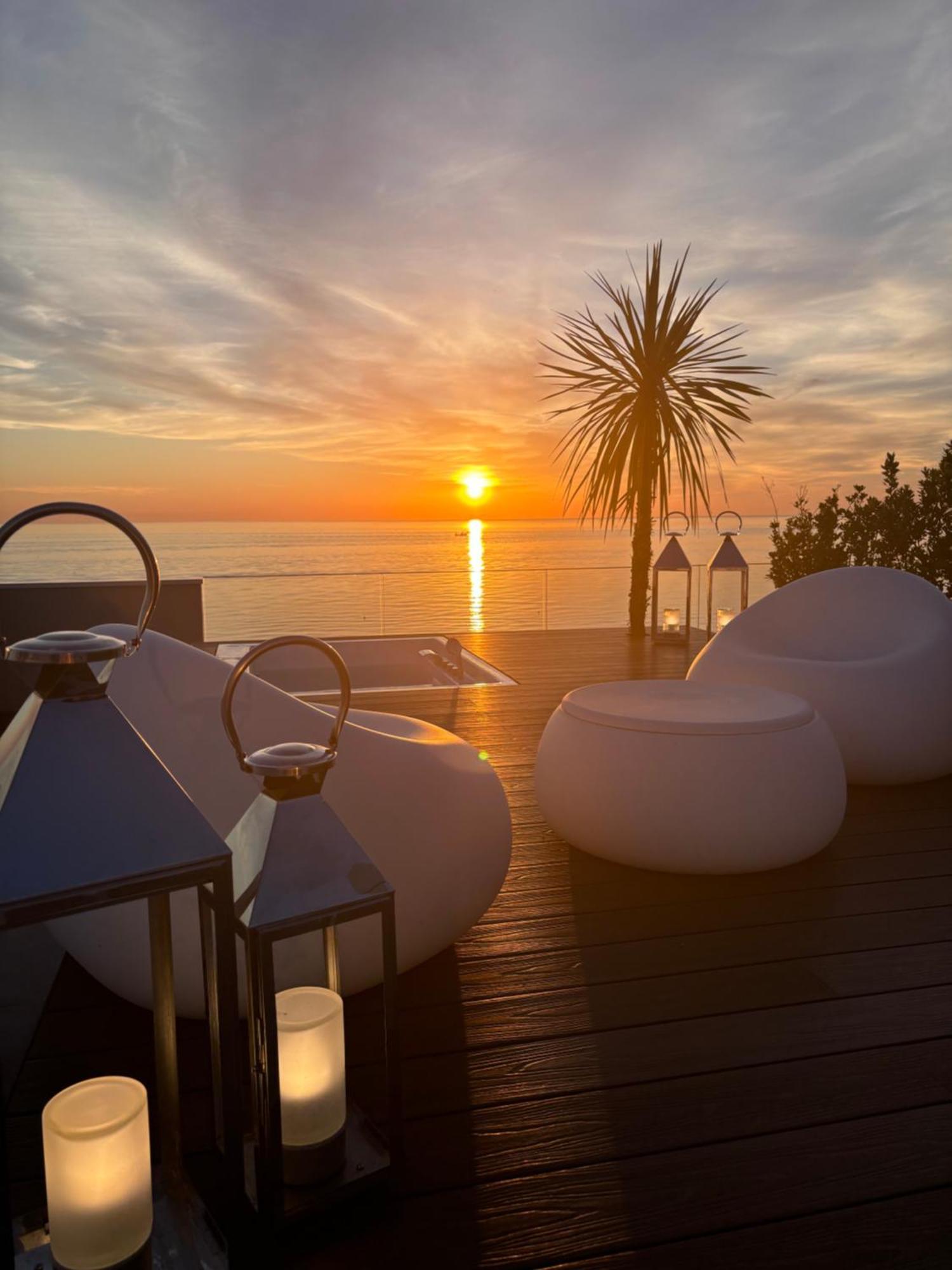 Suite Panoramic con Terrazza e Vasca Idromassaggio - Fronte Mare