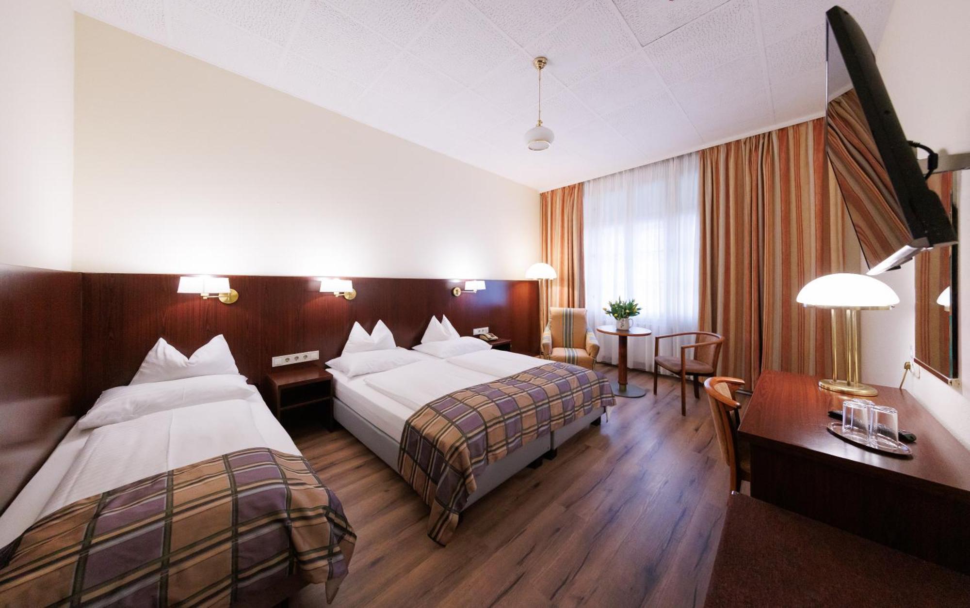 Triple Room,1649875847:JPEG