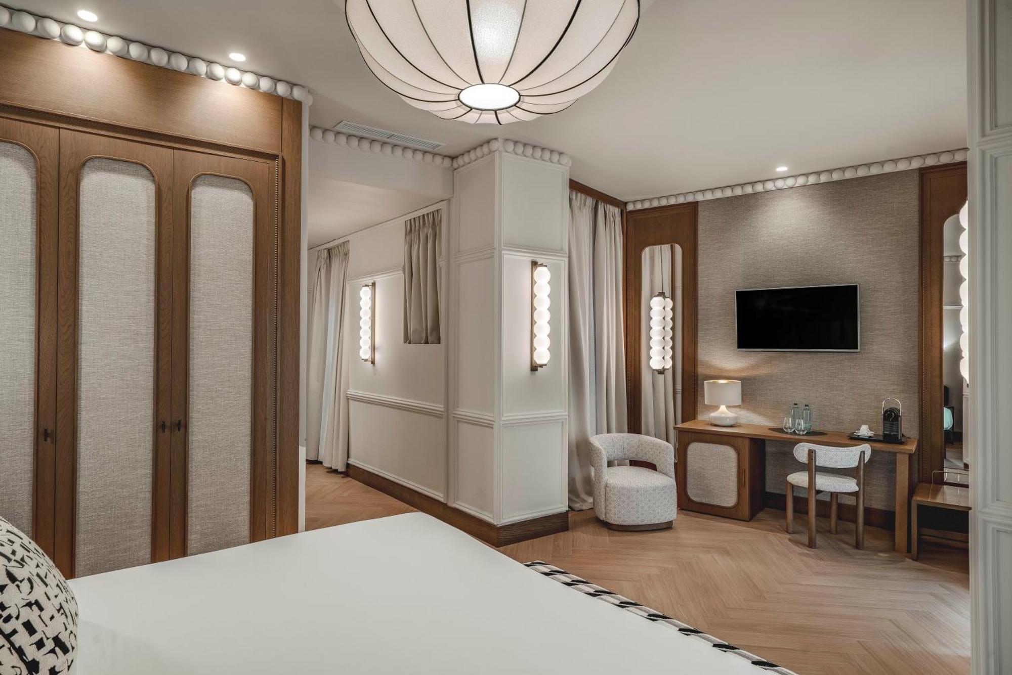 Deluxe Room,1649878215:JPEG