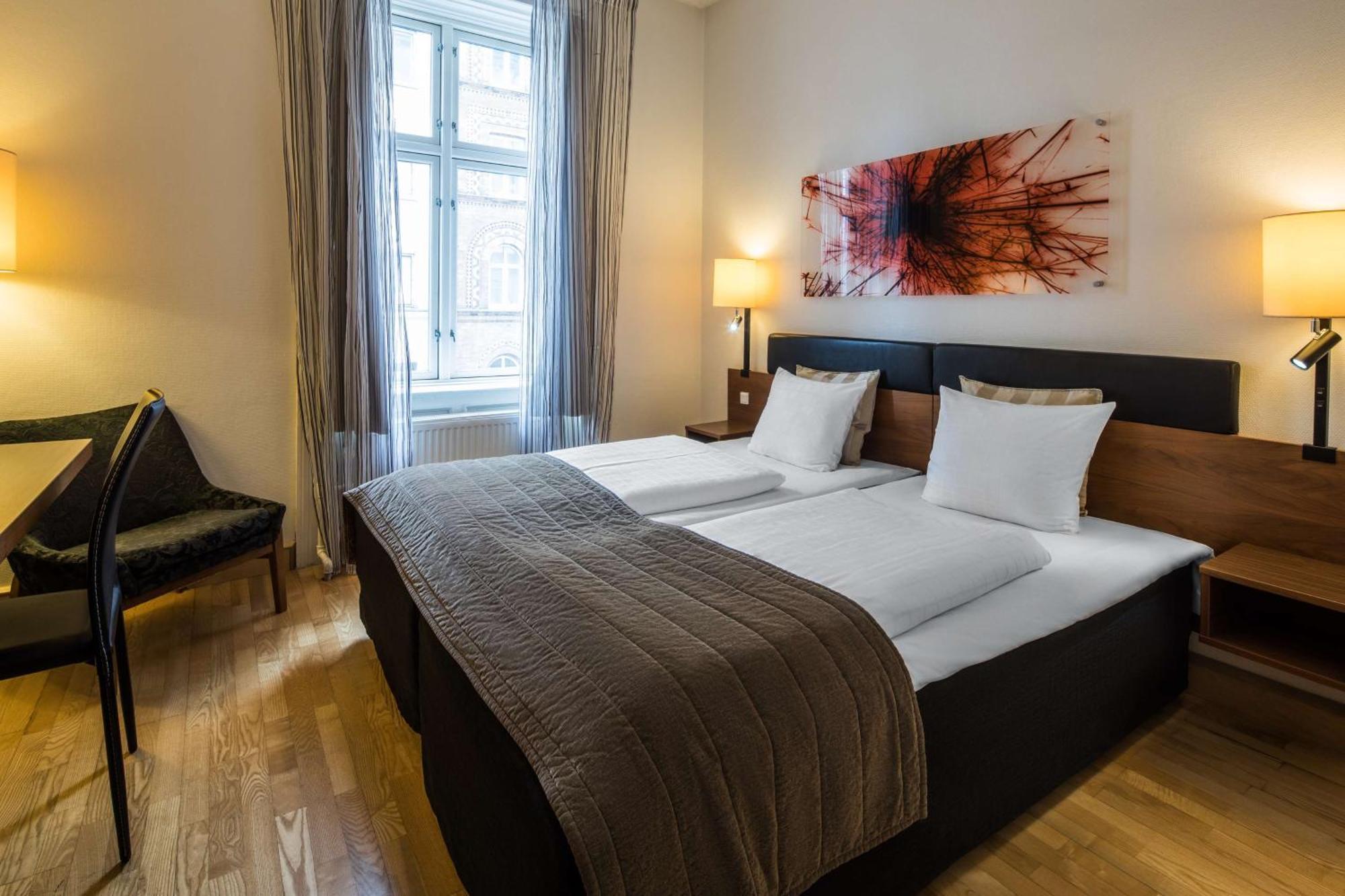 Twin Room,1649881713:JPEG