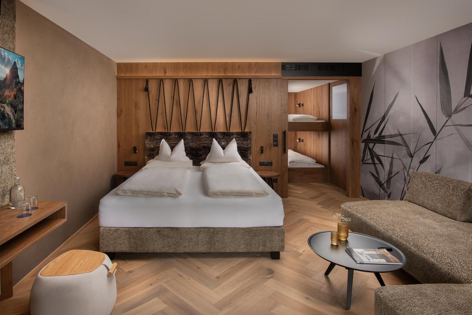Family Suite,1649890515:JPEG