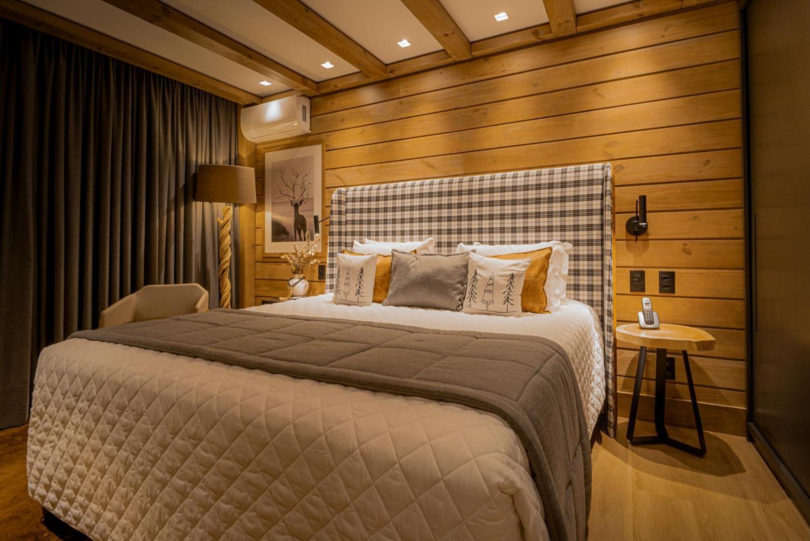 Deluxe King Suite,1649894087:JPEG