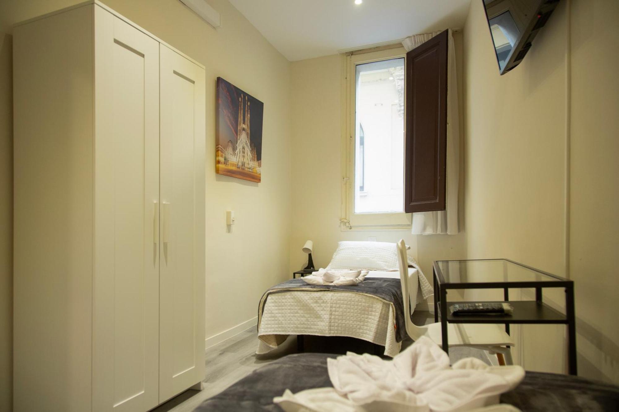 Twin Room,1649919444:JPEG
